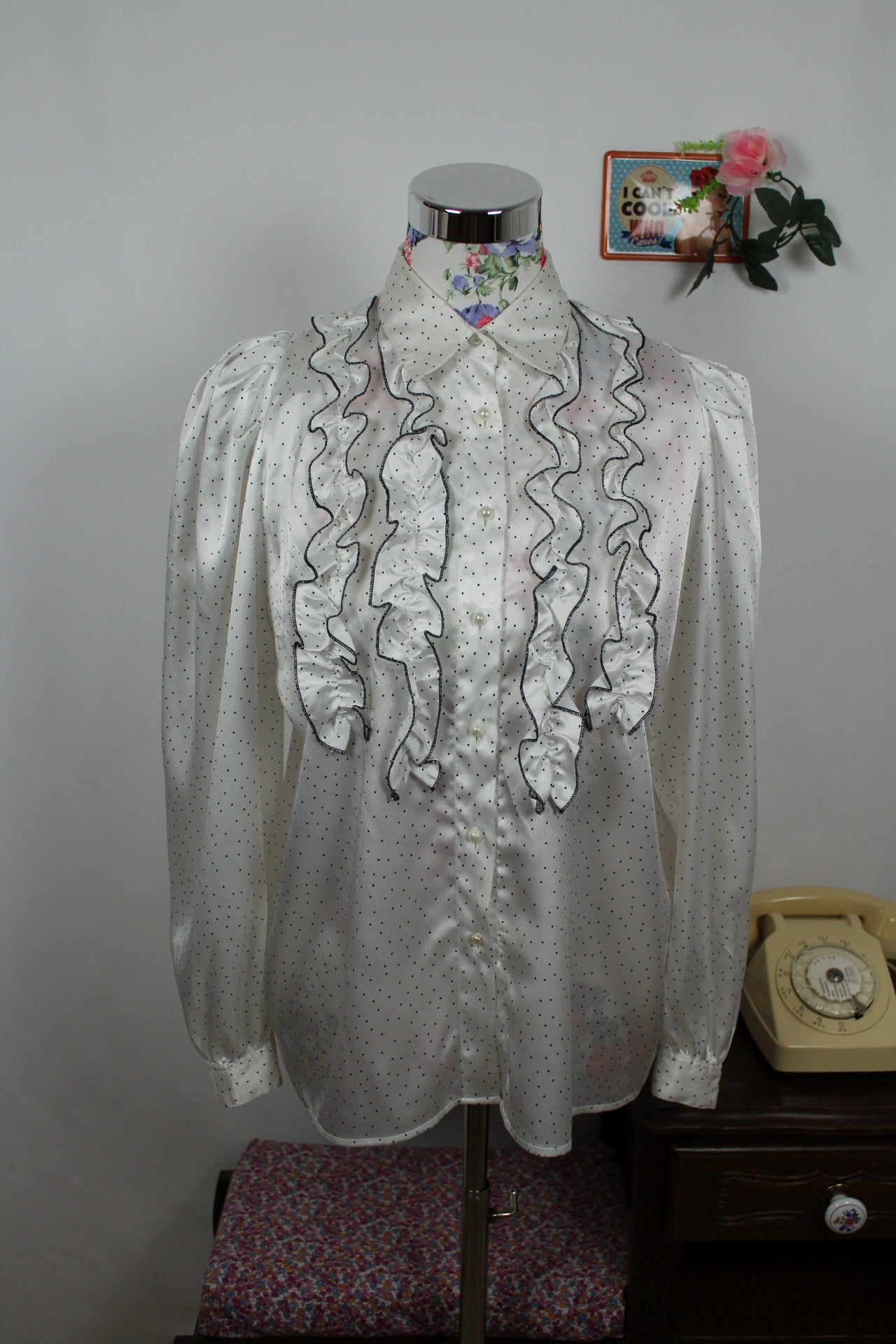 🌸🍒Chemise vintage à volants Daniel Duval Paris 80's - pois noir & satin - Taille 40🌸🍒