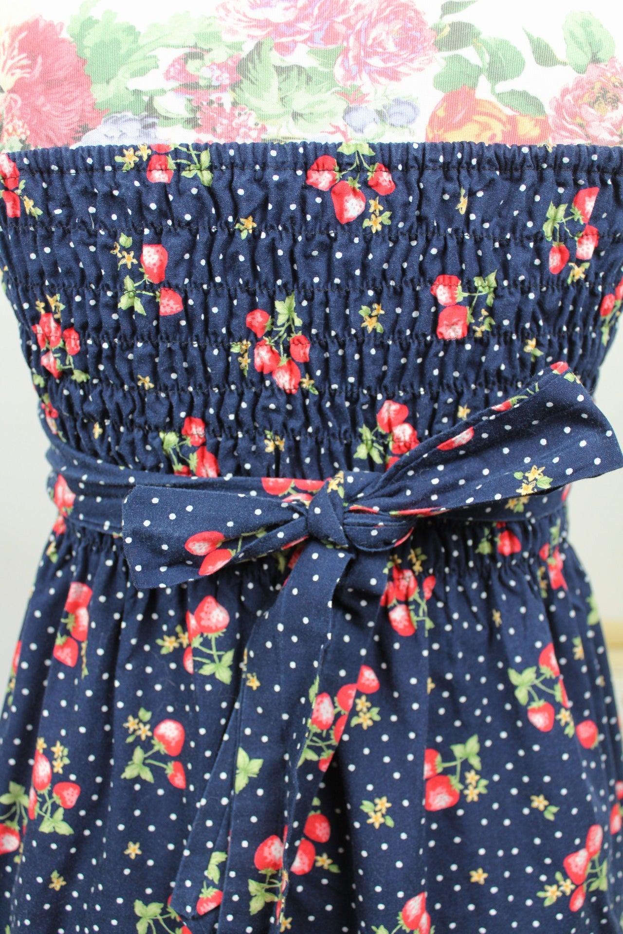 🌸🍒Robe pin-up/rockabilly bustier motif fraises en coton - Taille 38🍒🌸