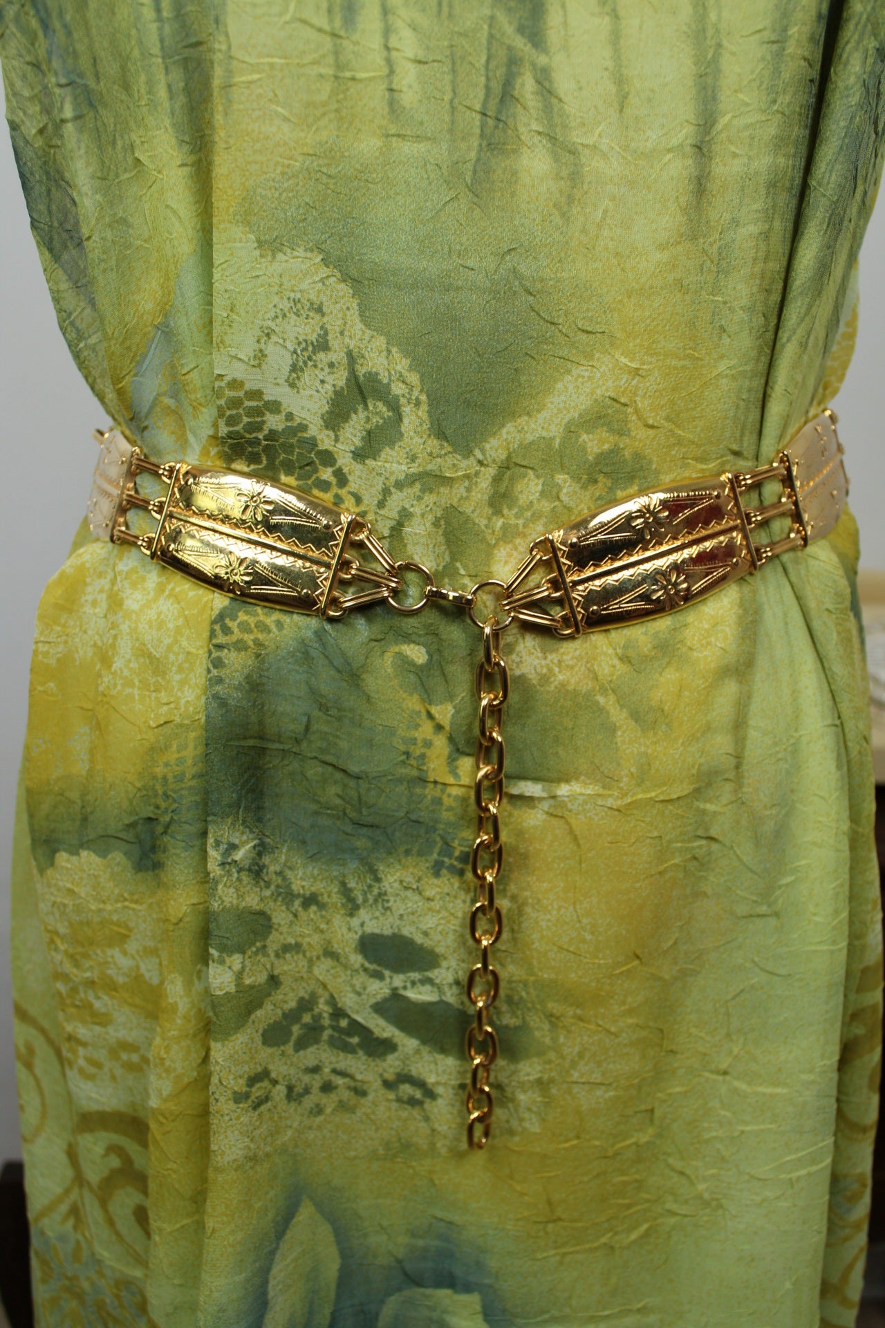 🌸🍒Ceinture en métal doré vintage 80's gravures fleuries - made in Spain 🍒🌸