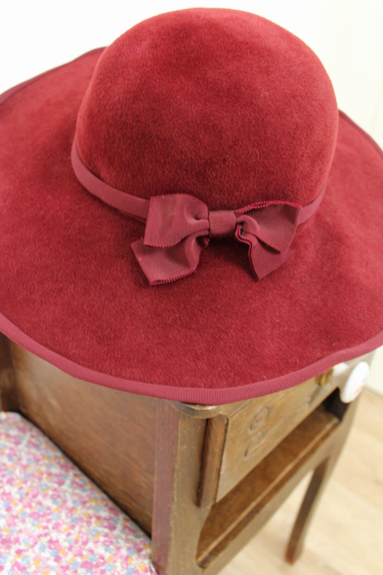 🌸🍒Chapeau vintage en feutre d'Angora années 80/90 bordeaux et nœud🍒🌸