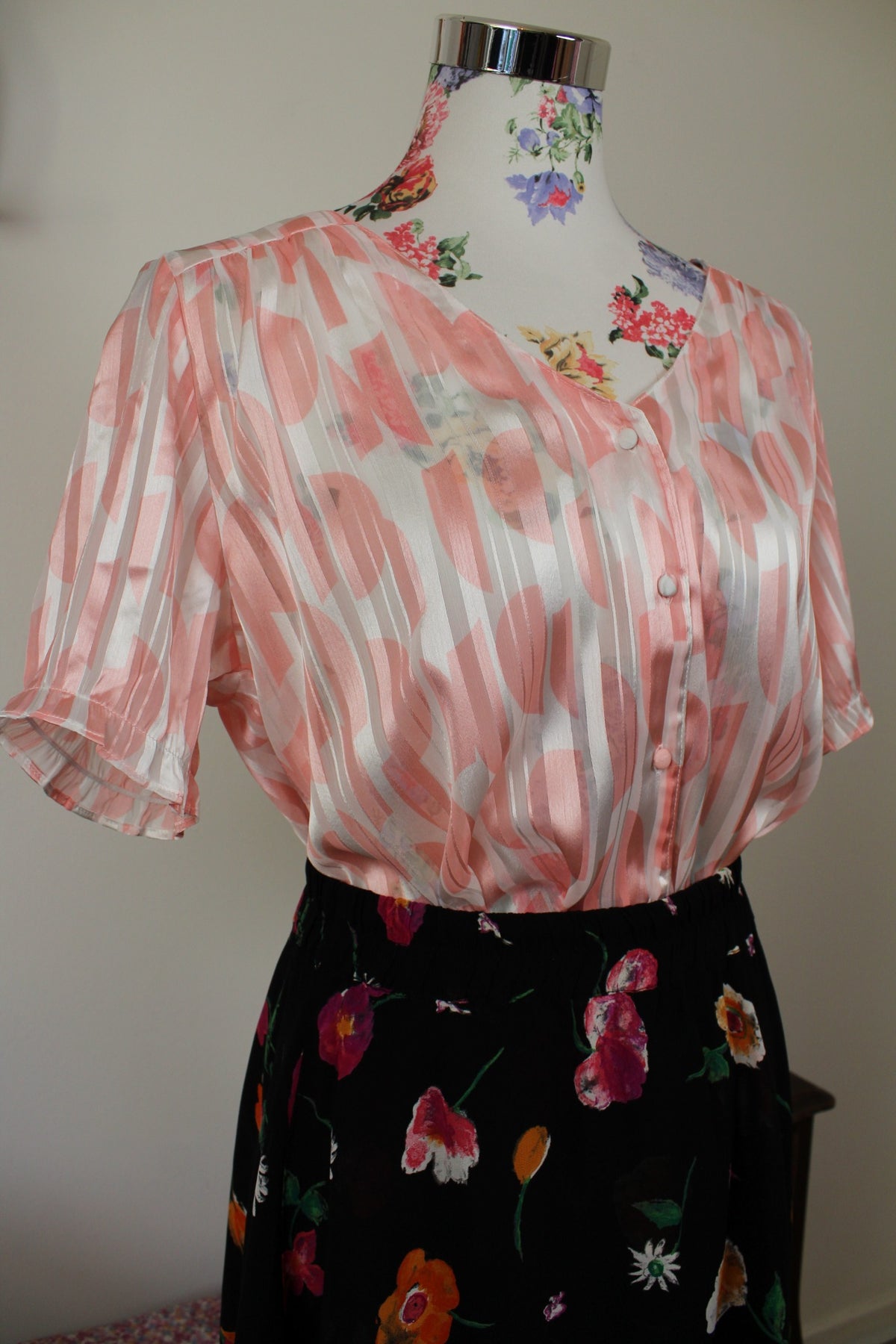 🌸🍒Blouse rétro rayée blanc satiné & demi-sphères roses pastel romantique - Taille 42/44🍒🌸