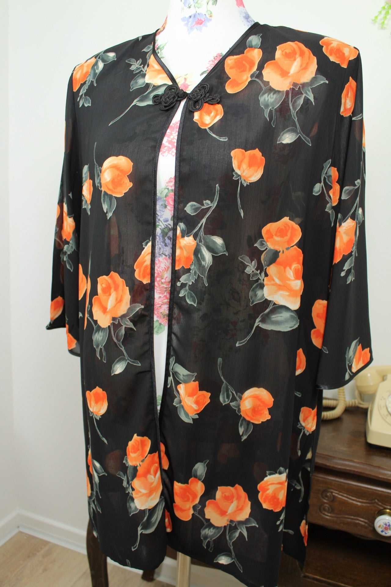 🌸🍒Cardigan vintage 80/90's voile noir transparent & roses en aquarelle - Taille 42/44🍒🌸