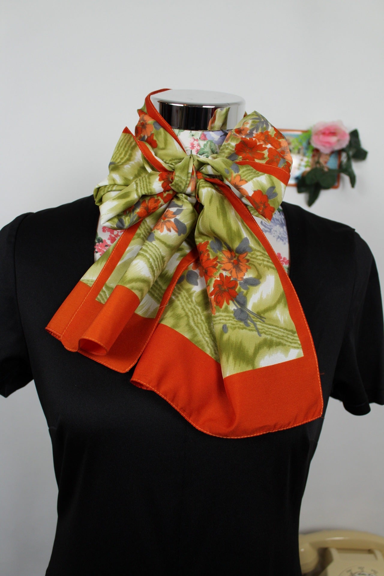 🌸🍒Foulard rectangulaire vintage 70's fleuri orange & kaki🍒🌸