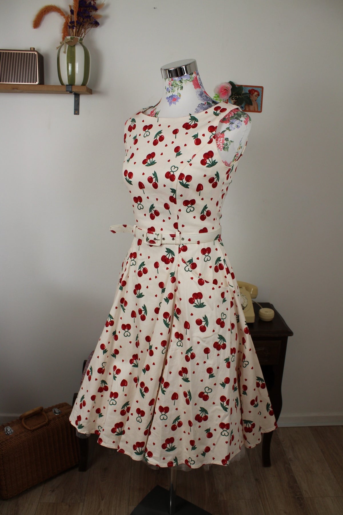 Robe pin-up/rockabilly Collectif crème motif cerises - Taille 34/36