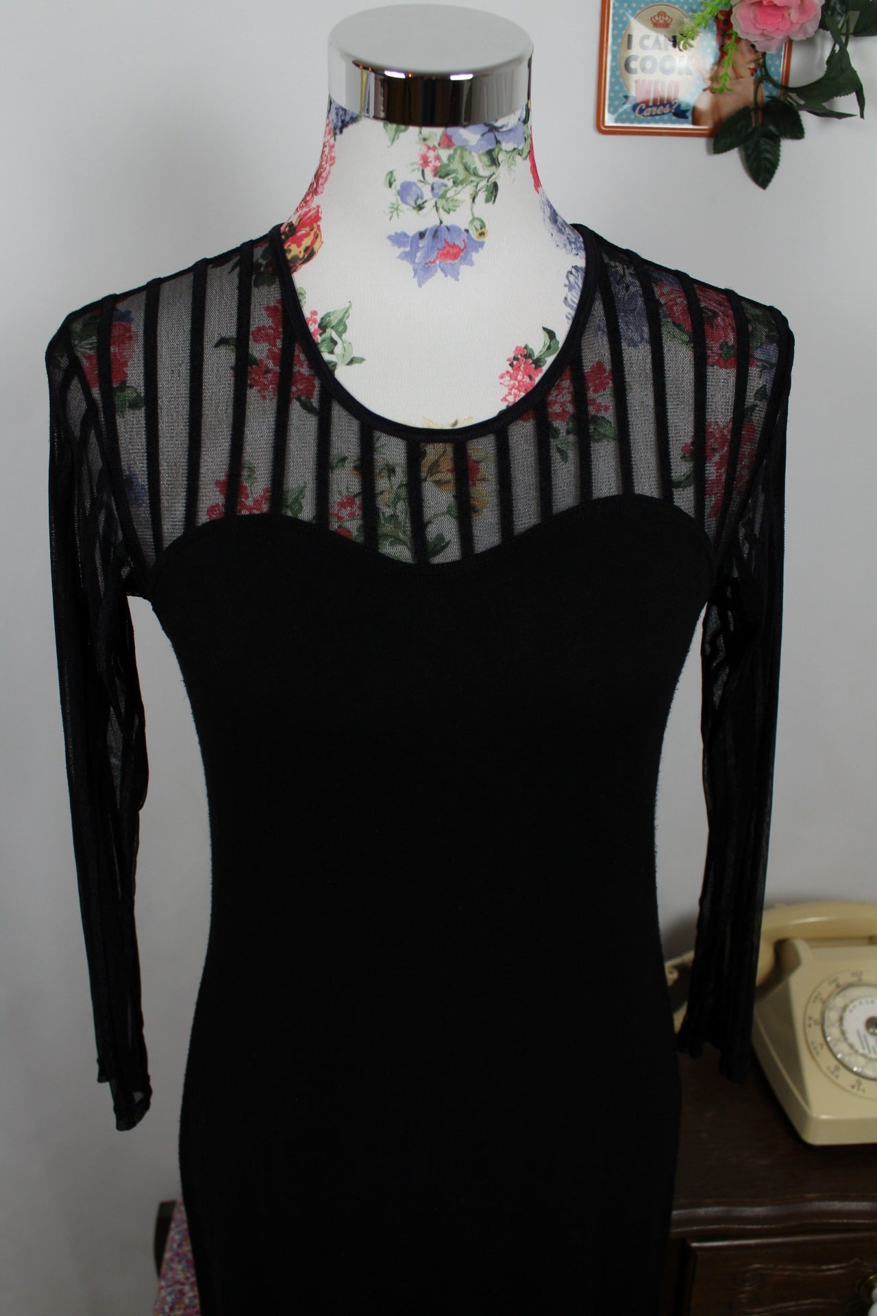 🌸🍒Robe noire vintage 90's résille rayée - buste coeur pin-up - Taille 36/38🍒🌸