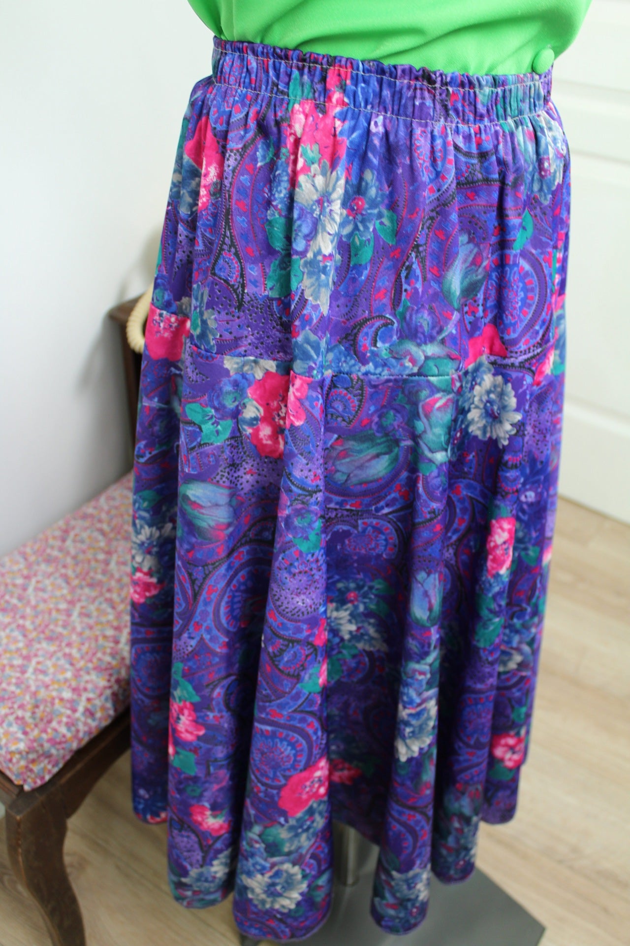 🌸🍒Jupe midi vintage 80's paisley/fleurie pep's fuchsia et violet - Taille 34 à 38🍒🌸