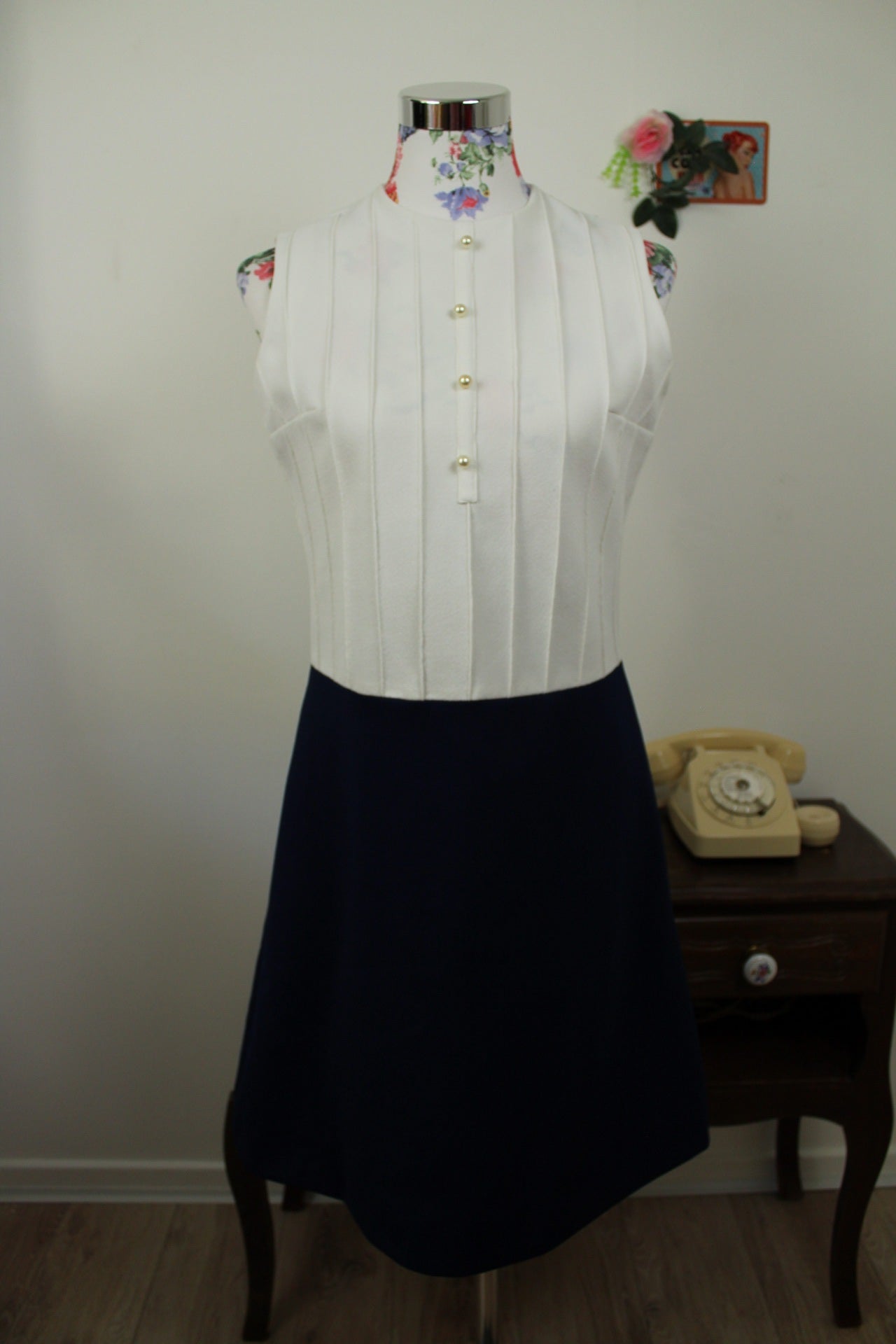🌸🍒Robe vintage 60's blanche & marine chic - boutons nacrés - Taille 38🍒🌸