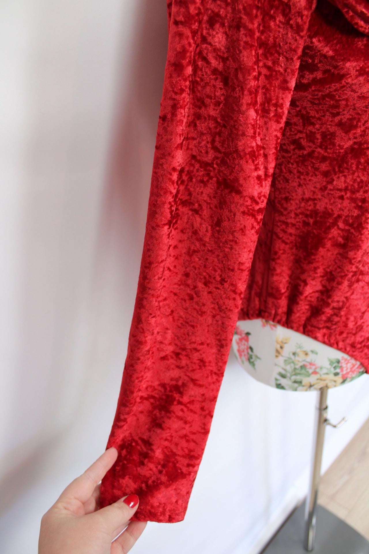 ✨Body rouge en velours satiné 80's gamour - anneau doré✨