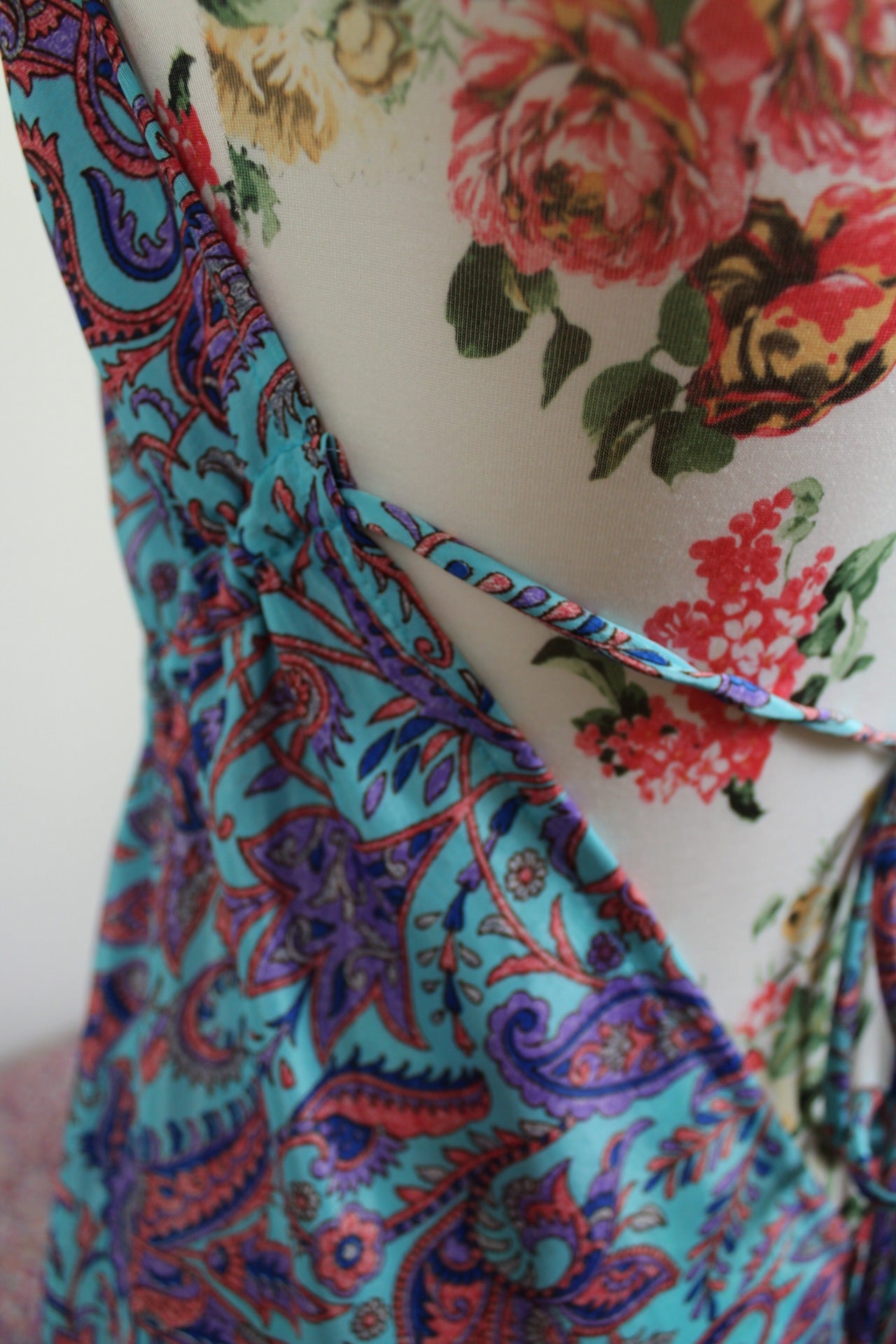 🌸🍒Robe longue en soie summer vives turquoise, paisley & fleurs stylisées - Taille 40/42🍒🌸