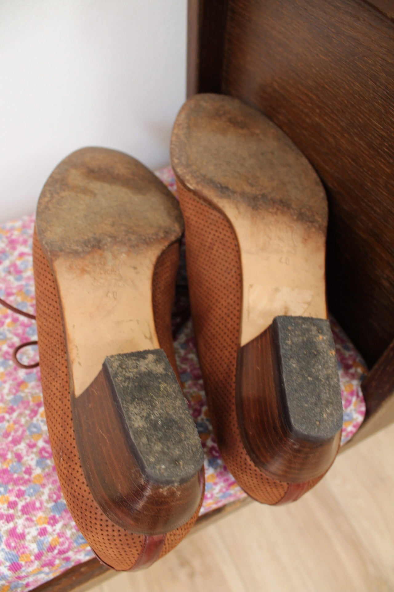 🌸🍒Derbies vintage années 80 marron tout cuir & petit talon bottier - pointure 40🍒🌸