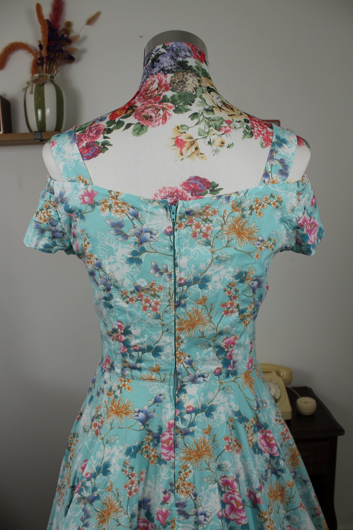 Robe pin-up/rockabilly Hell Bunny bleu ciel intense fleurie - Taille 34 petit 36