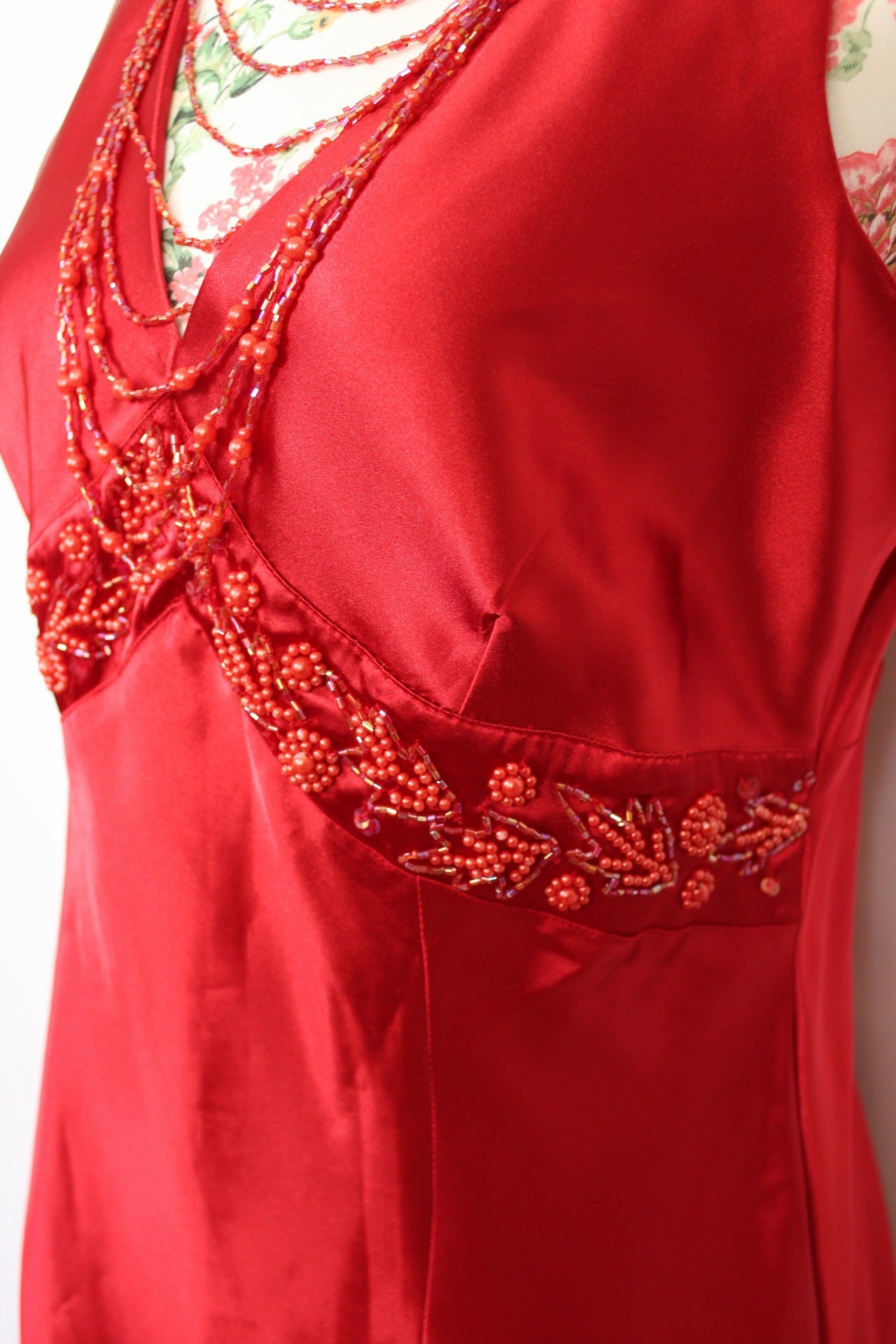 ✨Robe de soirée rouge satinée vintage perlée 80/90s - collier intégré✨