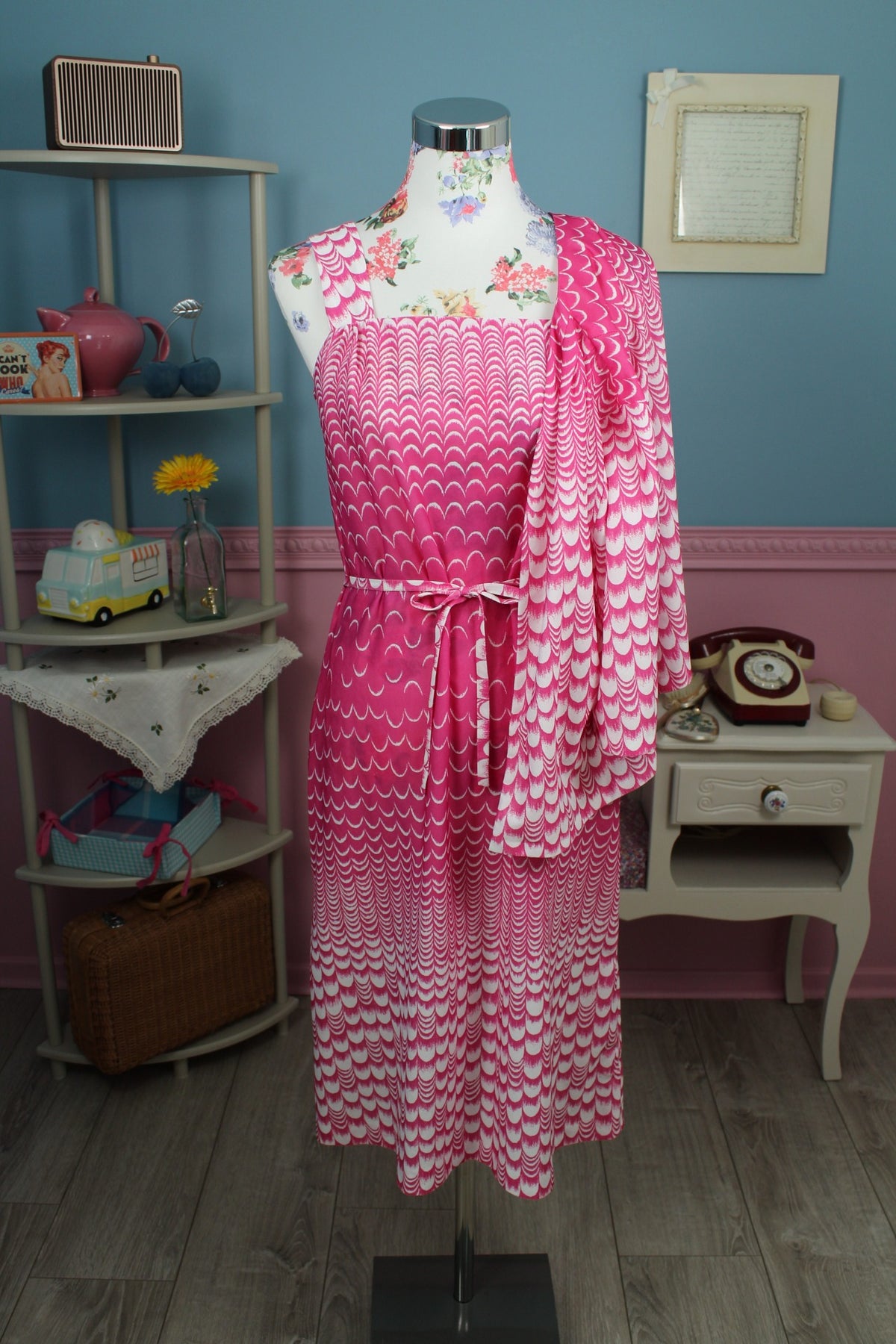 Ensemble robe + boléro vintage années 70 rose pep's motif coquille - Taille 36
