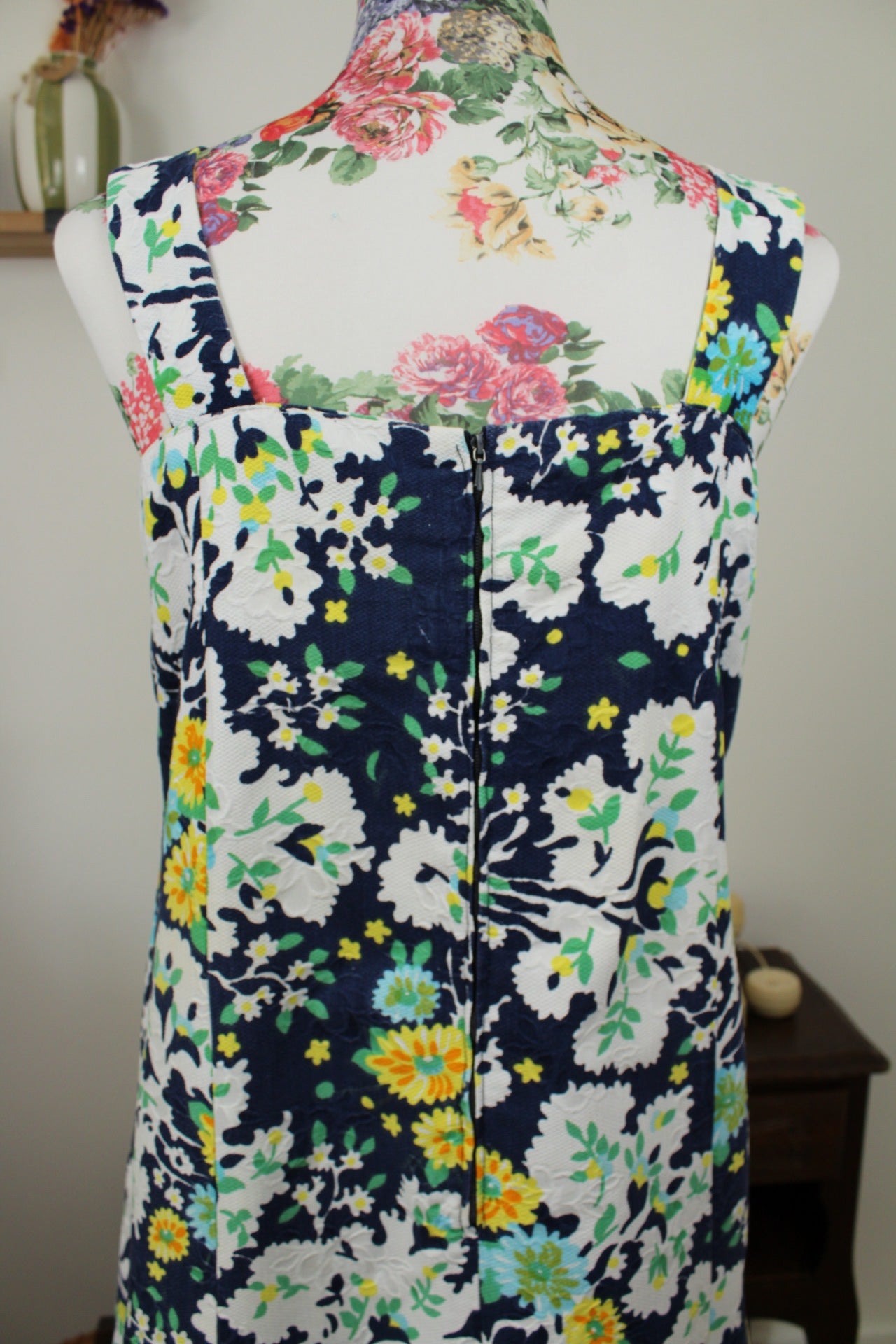 🌸🍒Robe vintage années 60 tissu fleuri en relief - coupe patineuse - Taille 38🍒🌸