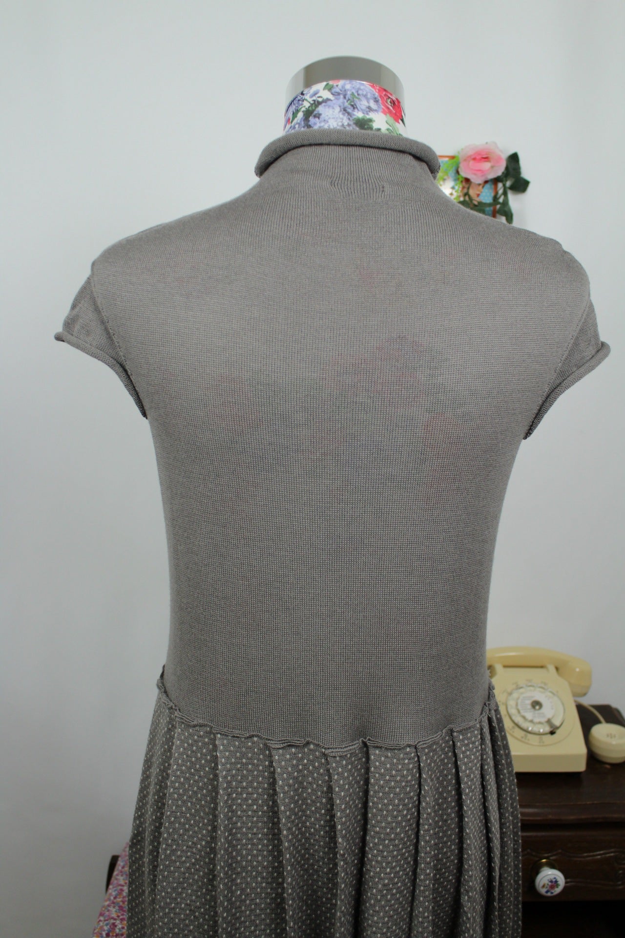 🌸🍒Robe grise en laine toute douce - jupe plissée à petits pois - Taille 38/40🍒🌸