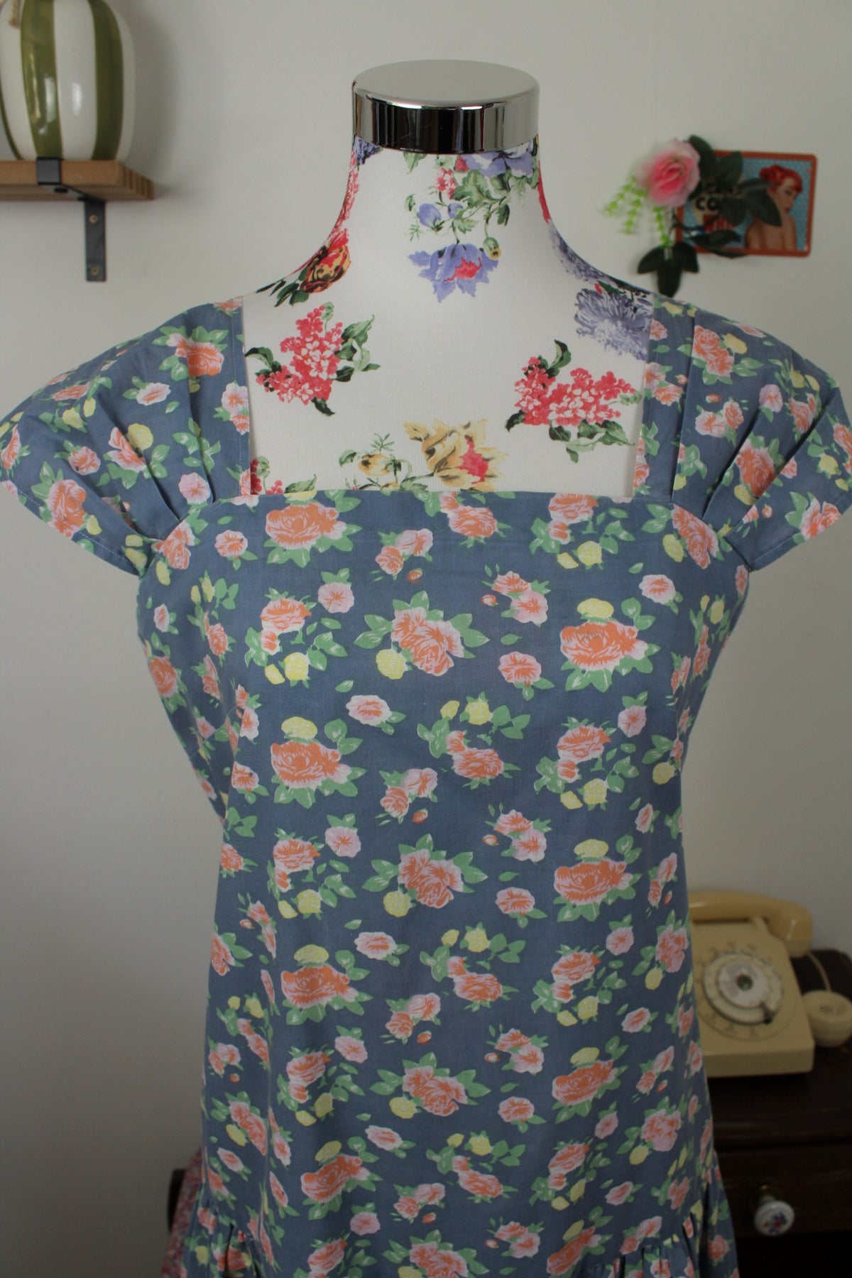 🌸🍒Robe vintage années 80 en coton bleu doux motifs roses romantiques - Taille 38🍒🌸