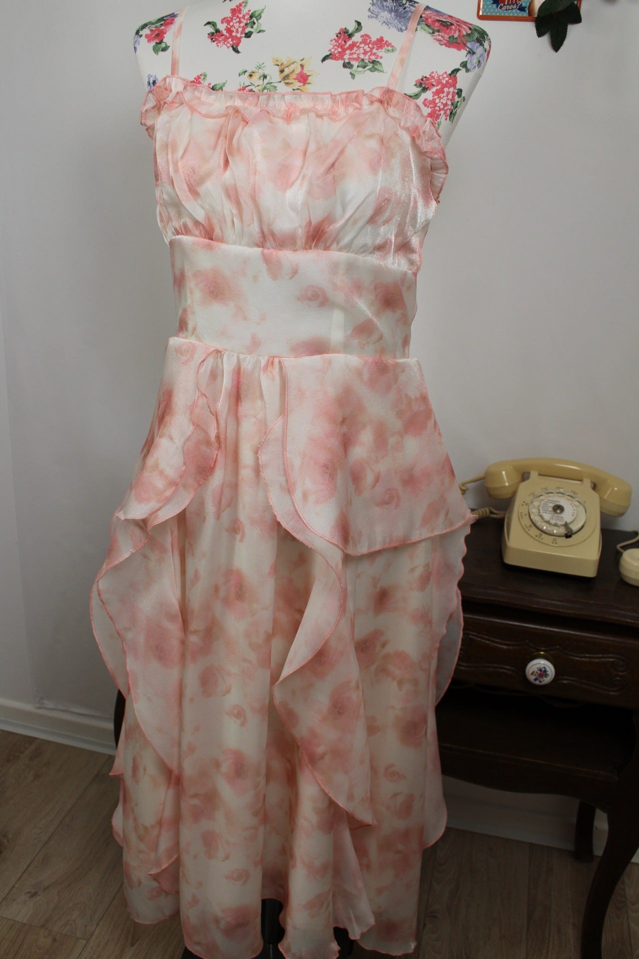 🌸🍒Robe Y2k romantique - volants effet pétales de fleurs & rose doux pailleté - Taille 38🍒🌸