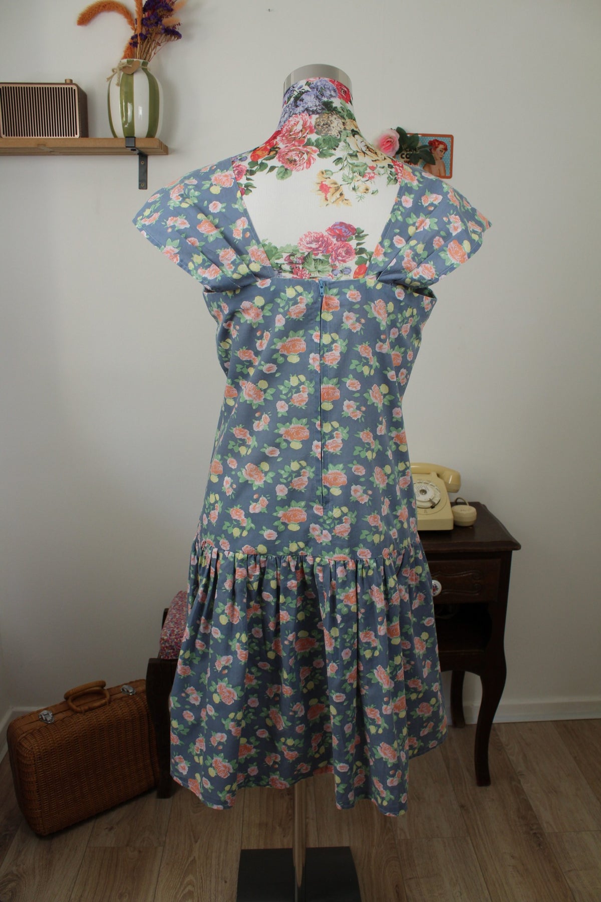 🌸🍒Robe vintage années 80 en coton bleu doux motifs roses romantiques - Taille 38🍒🌸