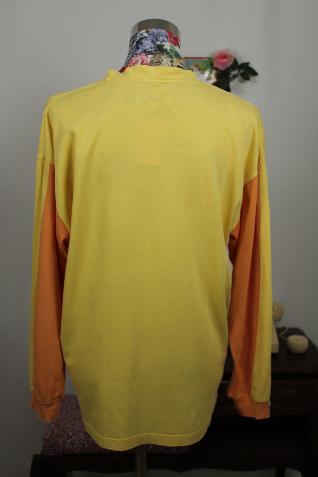 🌸🍒Sweat Naf Naf vintage 90's orange et jaune vif - 100% coton - Taille 40 à 44🍒🌸
