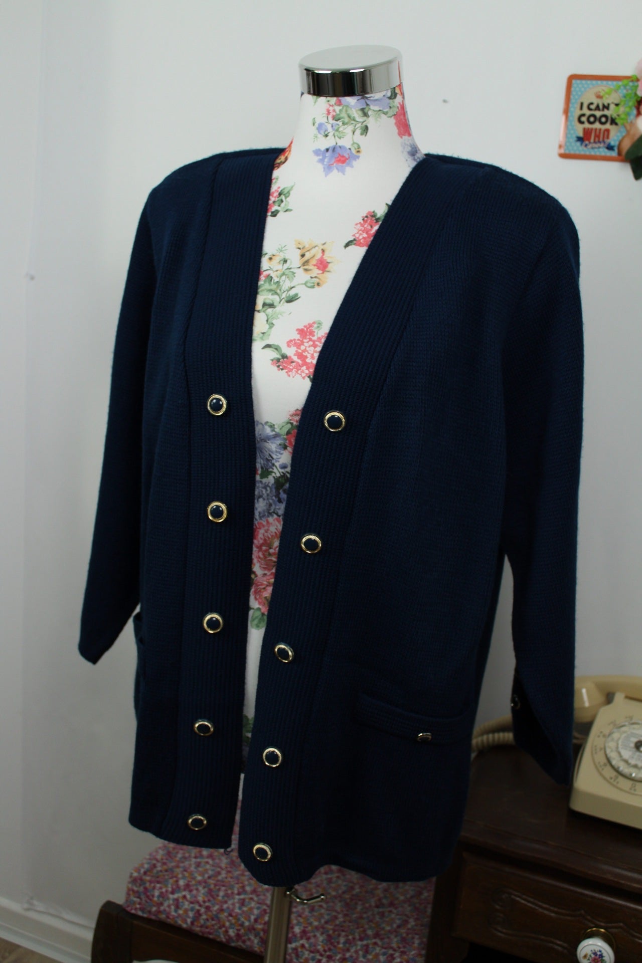 🌸🍒Cardigan vintage 90's C&A bleu marine & boutons bijoux - Taille 42/44🍒🌸