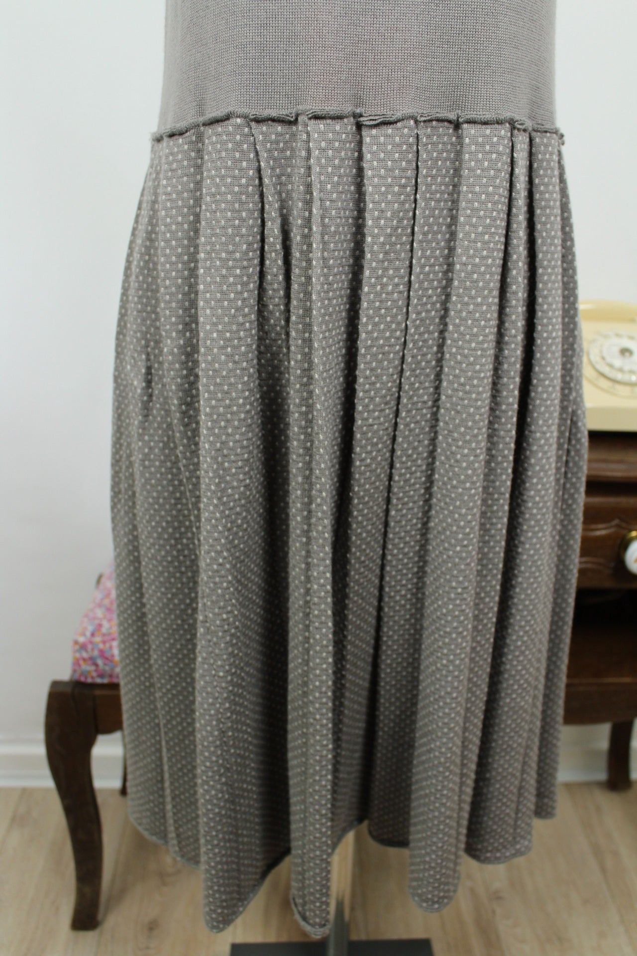 🌸🍒Robe grise en laine toute douce - jupe plissée à petits pois - Taille 38/40🍒🌸