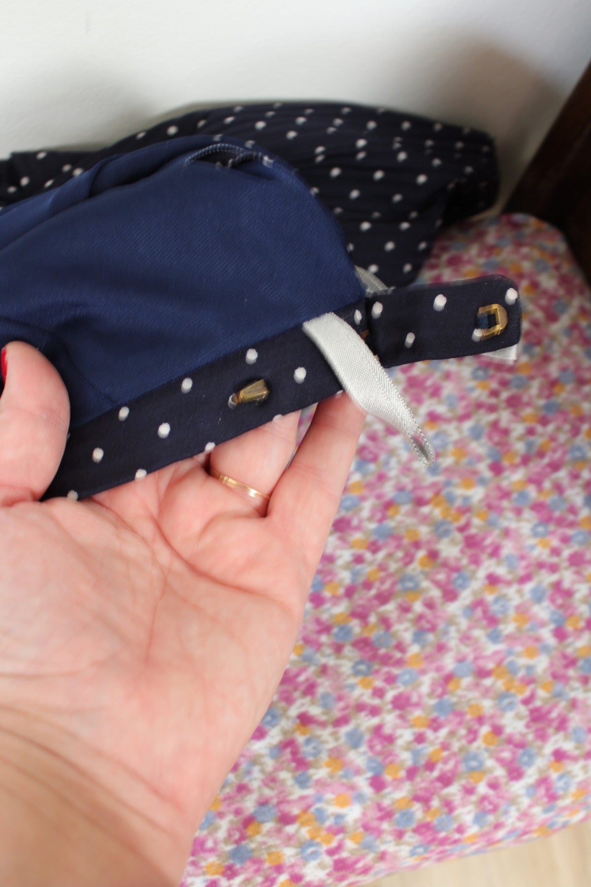 Jupe vintage années 80 plissée marine à pois blancs style pin-up - Taille 40/42
