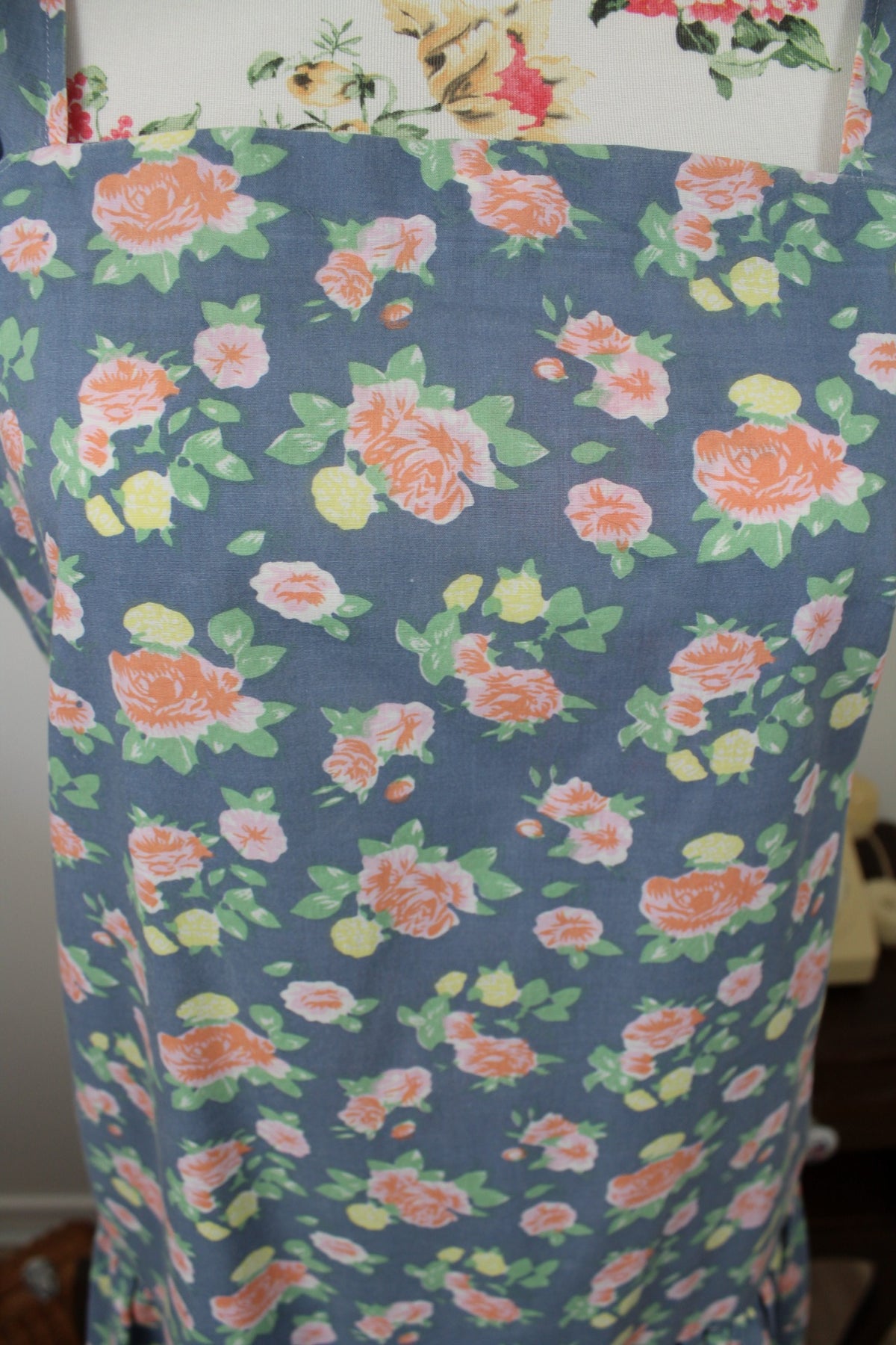 🌸🍒Robe vintage années 80 en coton bleu doux motifs roses romantiques - Taille 38🍒🌸