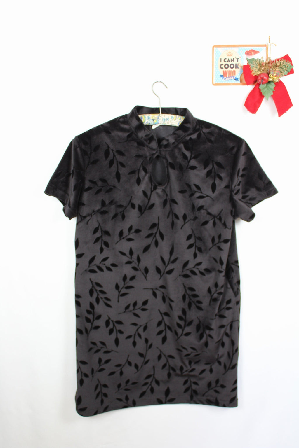 ✨Robe noire vintage années 90 en velours - feuillage en relief✨