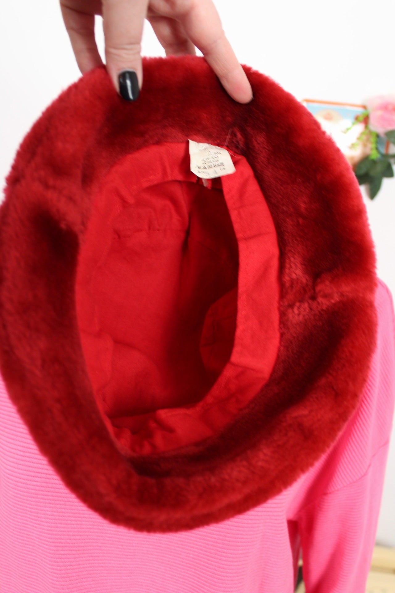 🌸🍒 Chapeau d'hiver vintage rouge 90's en fausse fourrure - Taille 54🍒🌸