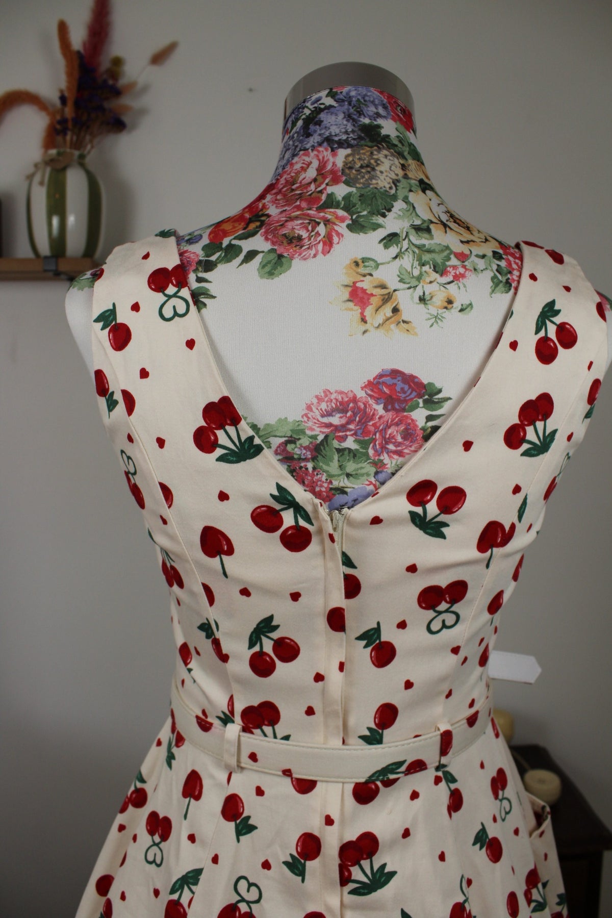 Robe pin-up/rockabilly Collectif crème motif cerises - Taille 34/36