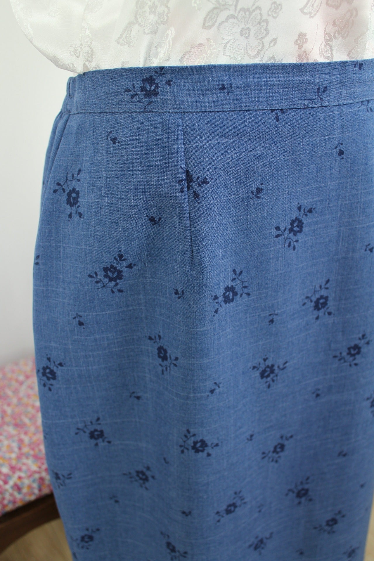 🌸🍒Jupe vintage 90's bleue imprimé fleuri dans les mêmes tons - made in France - Taille 42🍒🌸