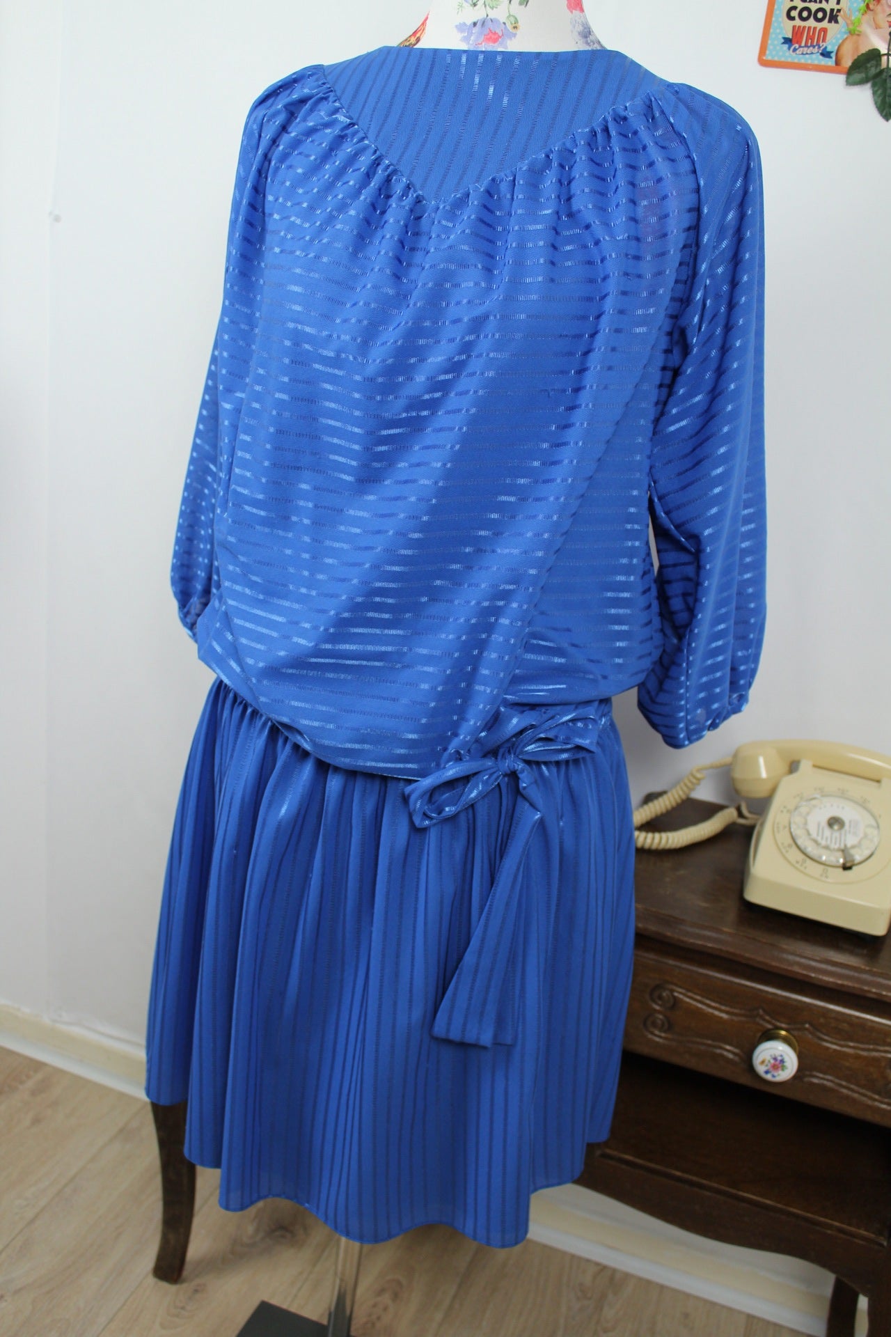 🌸🍒Robe vintage 70/80s bleue fluide à bandes satinées - Taille 40 à 44🍒🌸