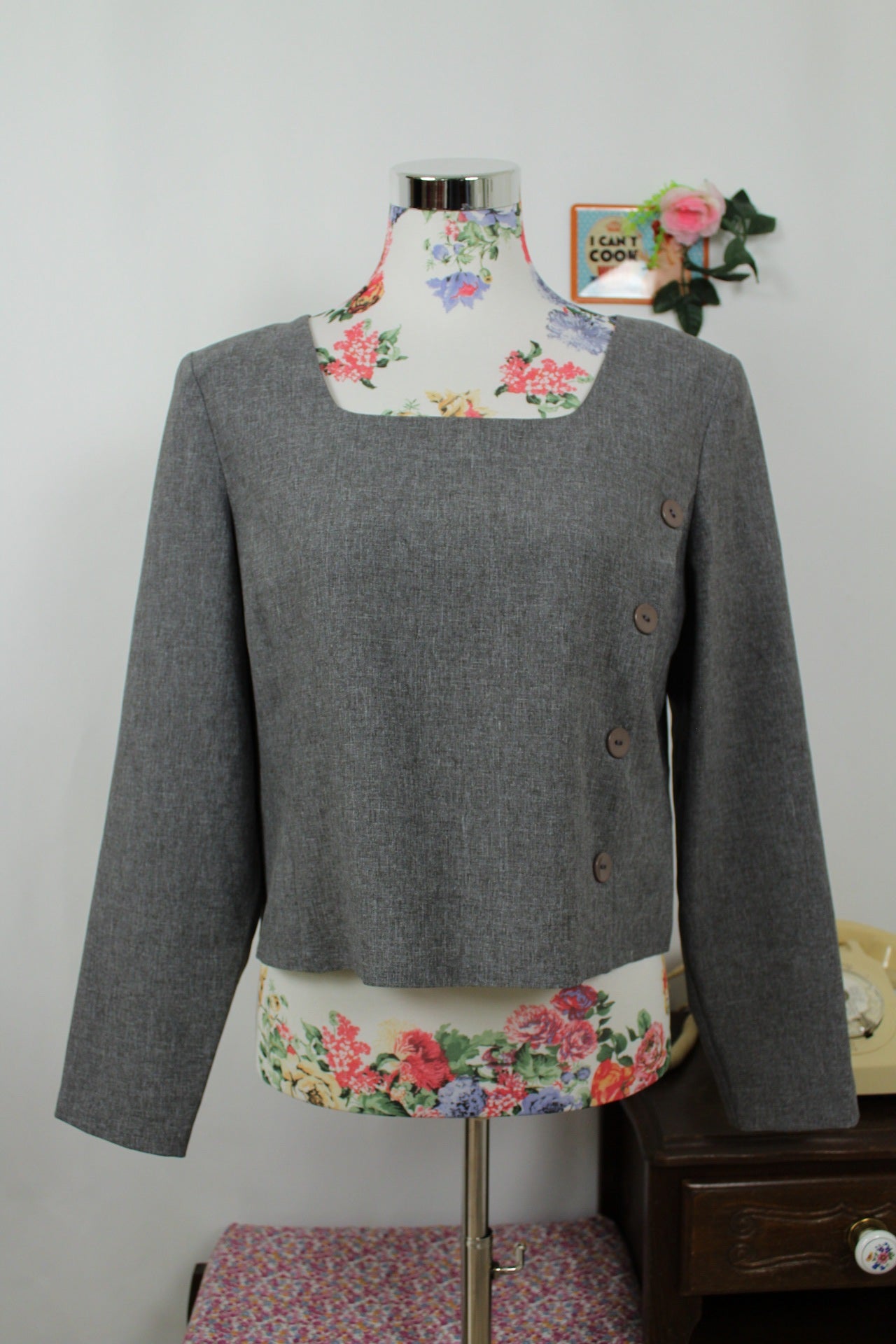 🌸🍒Blouse vintage grise à boutons asymétrique - esprit couture 90s - Taille 40/42 🍒🌸