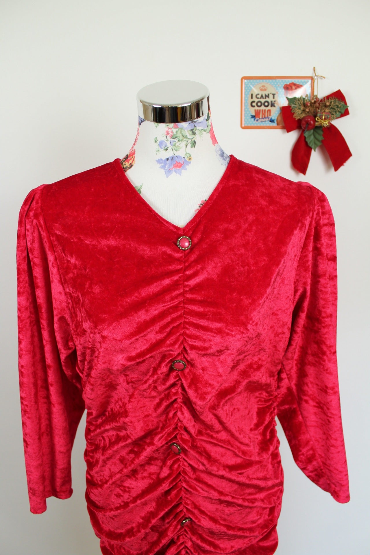 ✨Robe rouge en velours satiné drapé 80's - robe de soirée made in France✨