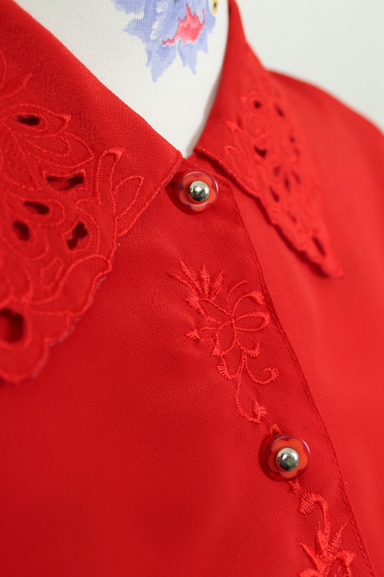 🌸🍒Chemisier vintage 80's brodé col dentelle fleuri & boutons fleurs - Taille 42 ou petit 44🍒🌸