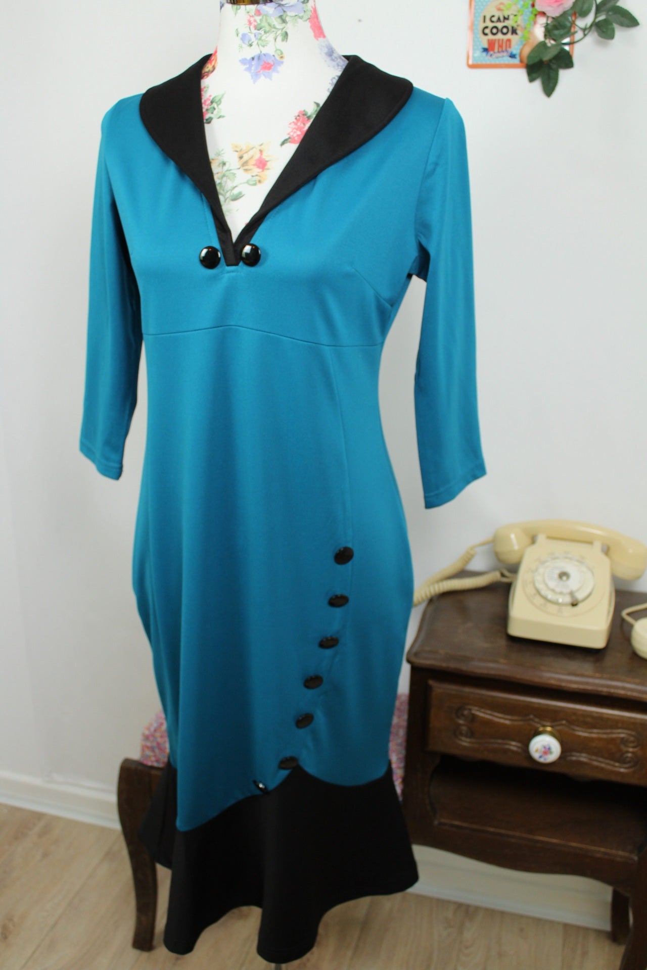 🌸🍒Robe pin-up bleu intense coupe sirène - Nice Forever - Taille 38🍒🌸