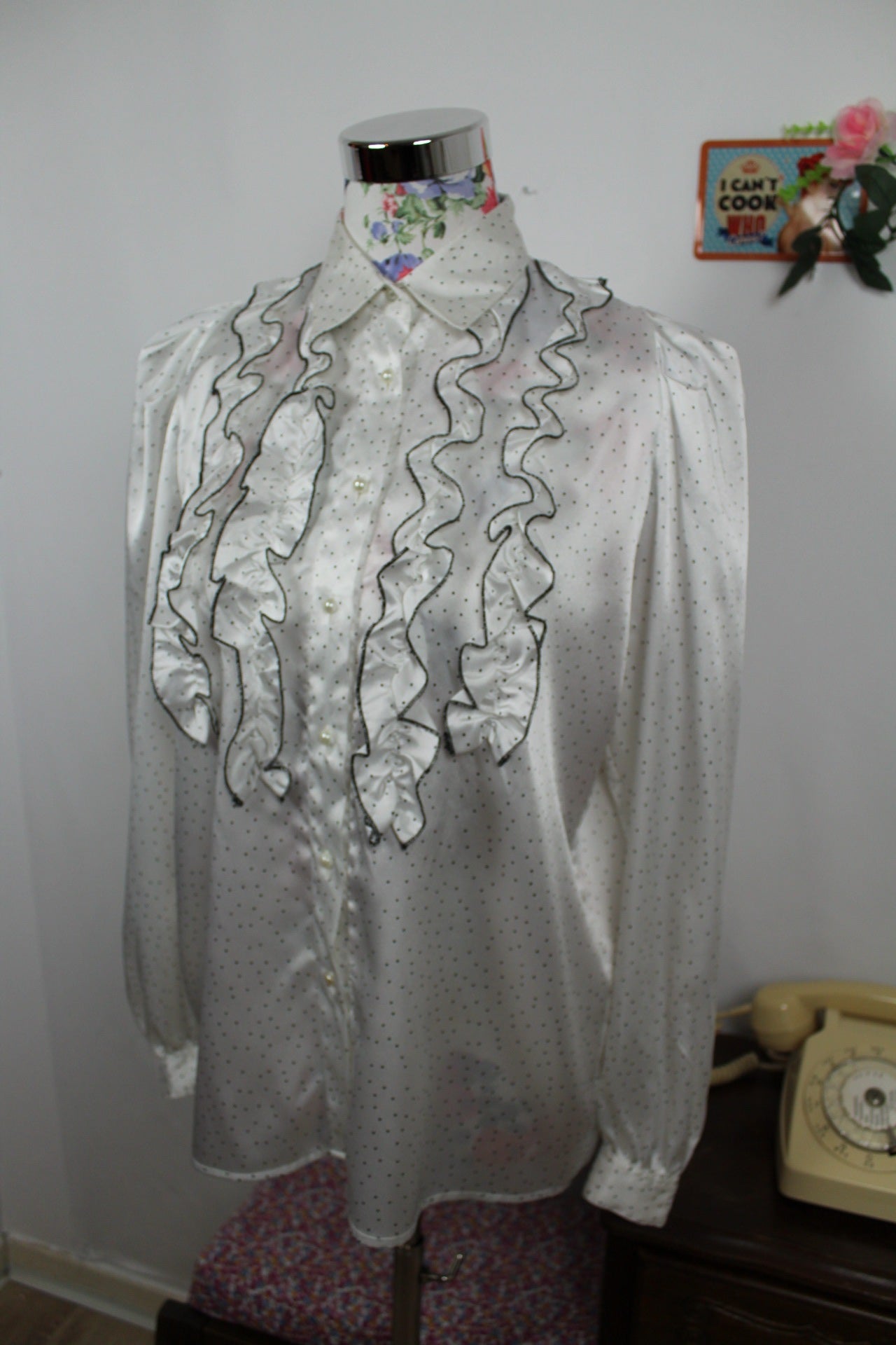 🌸🍒Chemise vintage à volants Daniel Duval Paris 80's - pois noir & satin - Taille 40🌸🍒