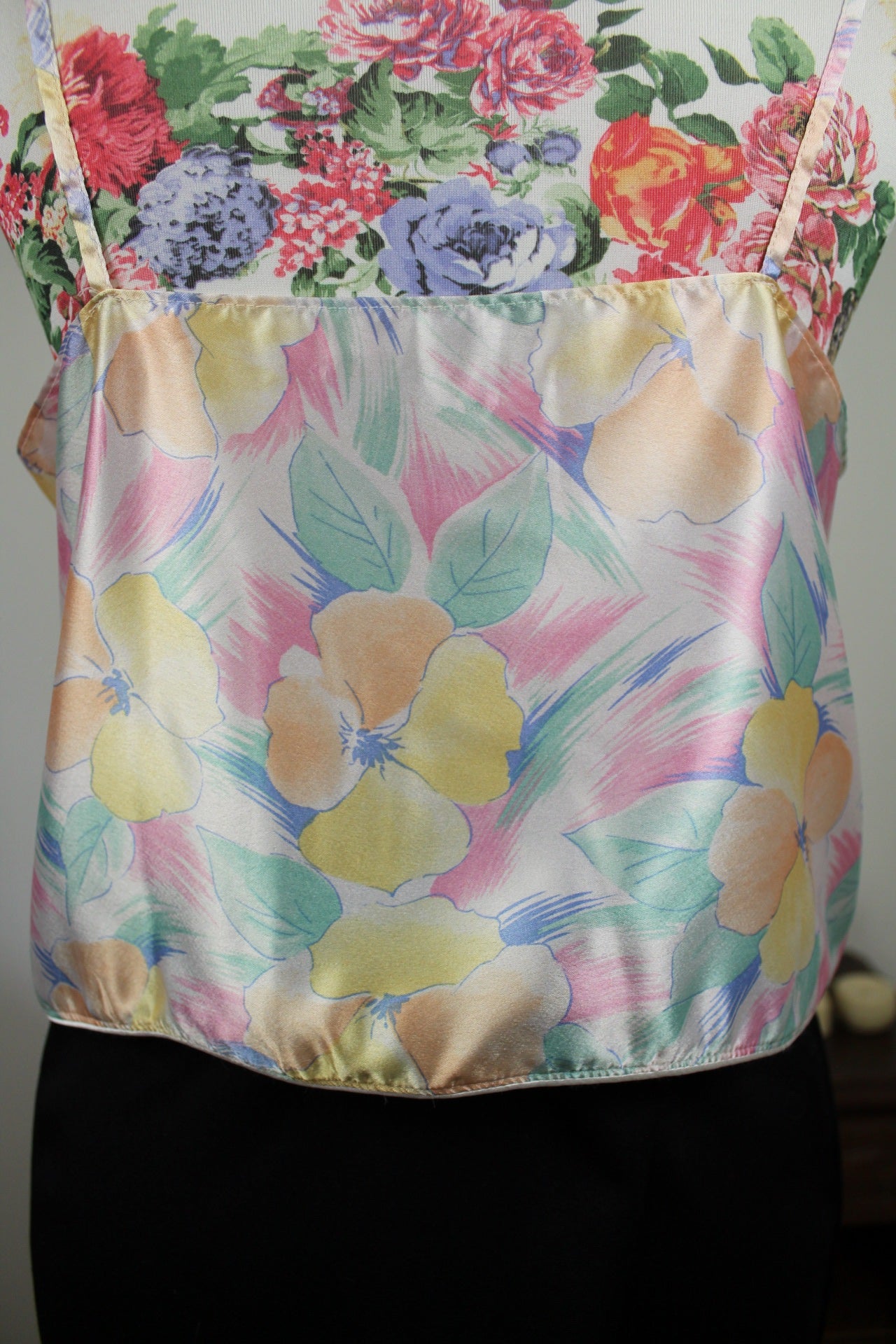 🌸🍒Top court vintage 90's bustier en satin & fleurs en aquarelle pastel - Taille 38🍒🌸