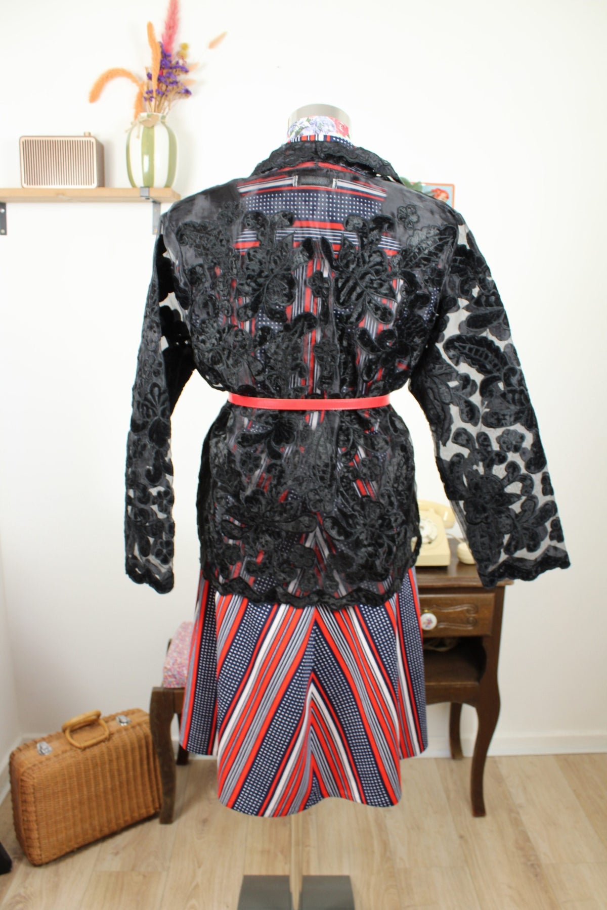 Cardigan noir transparent vintage années 80 dentelle fleurie baroque dark romantique gothique - Taille 42/44