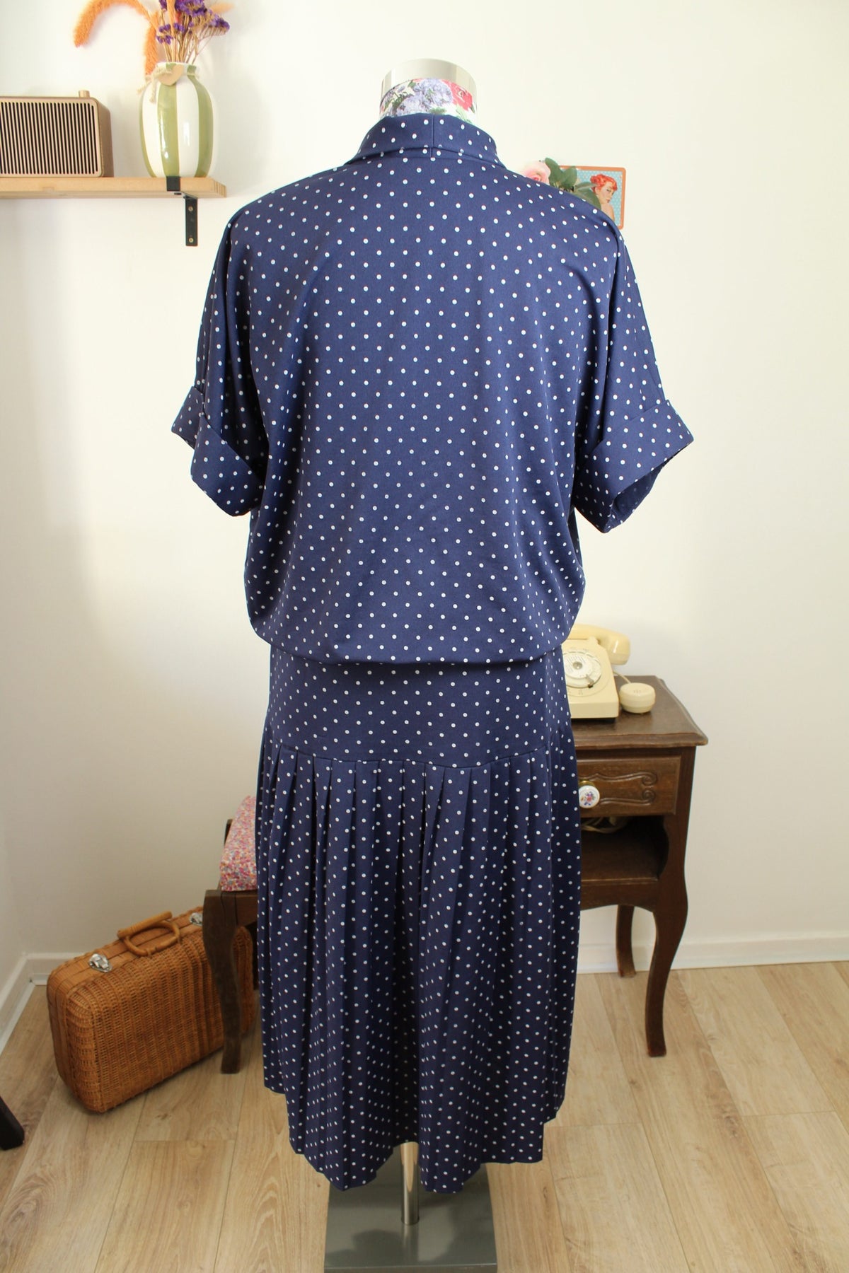 Robe vintage années 80 pin-up/rockabilly bleu marine à pois & col lavallière - Taille 42/44