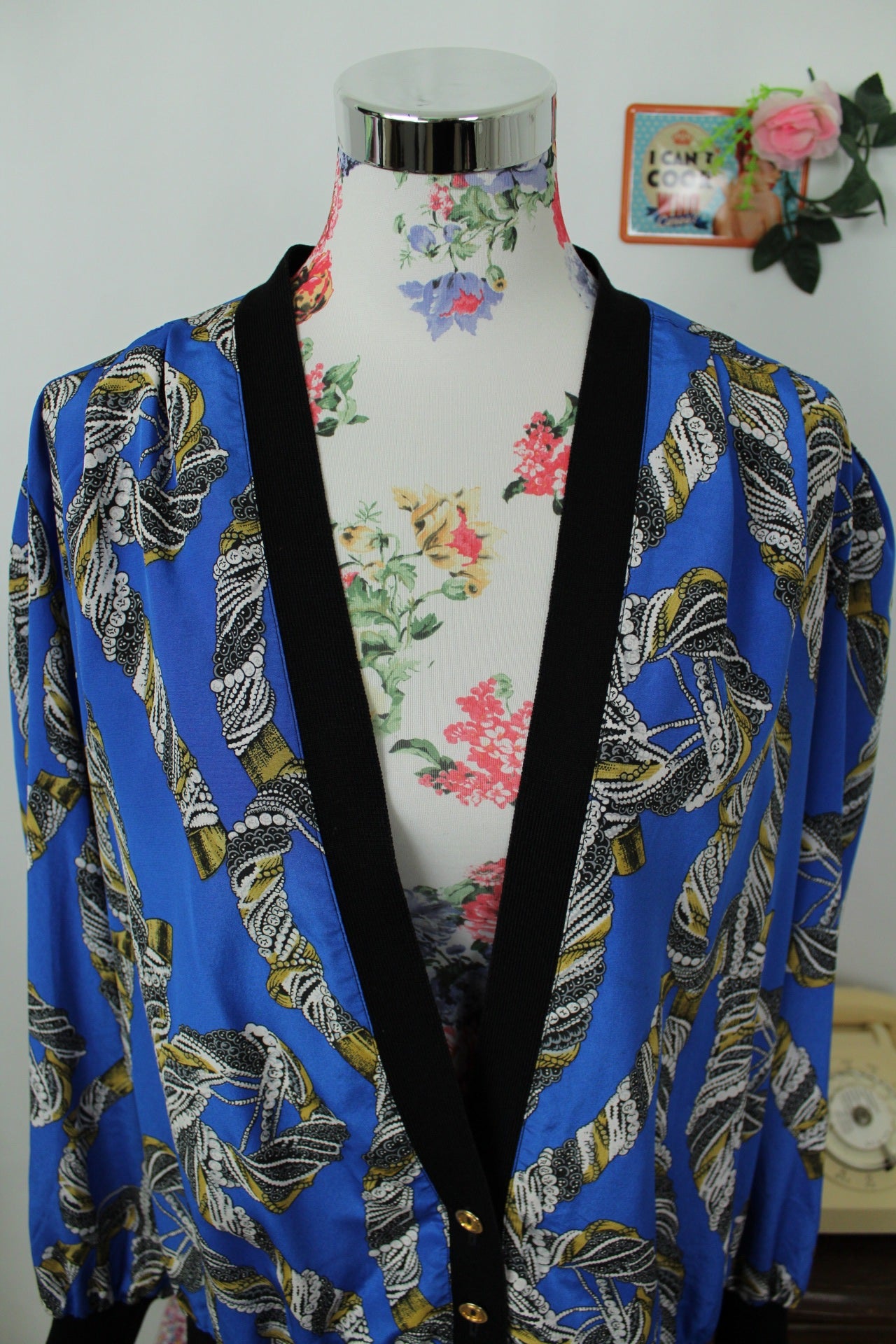 🌸🍒Veste/cardigan vintage 80's motif foulard chaînes - bourgeois chic/baroque - Taille 46 à 50🍒🌸