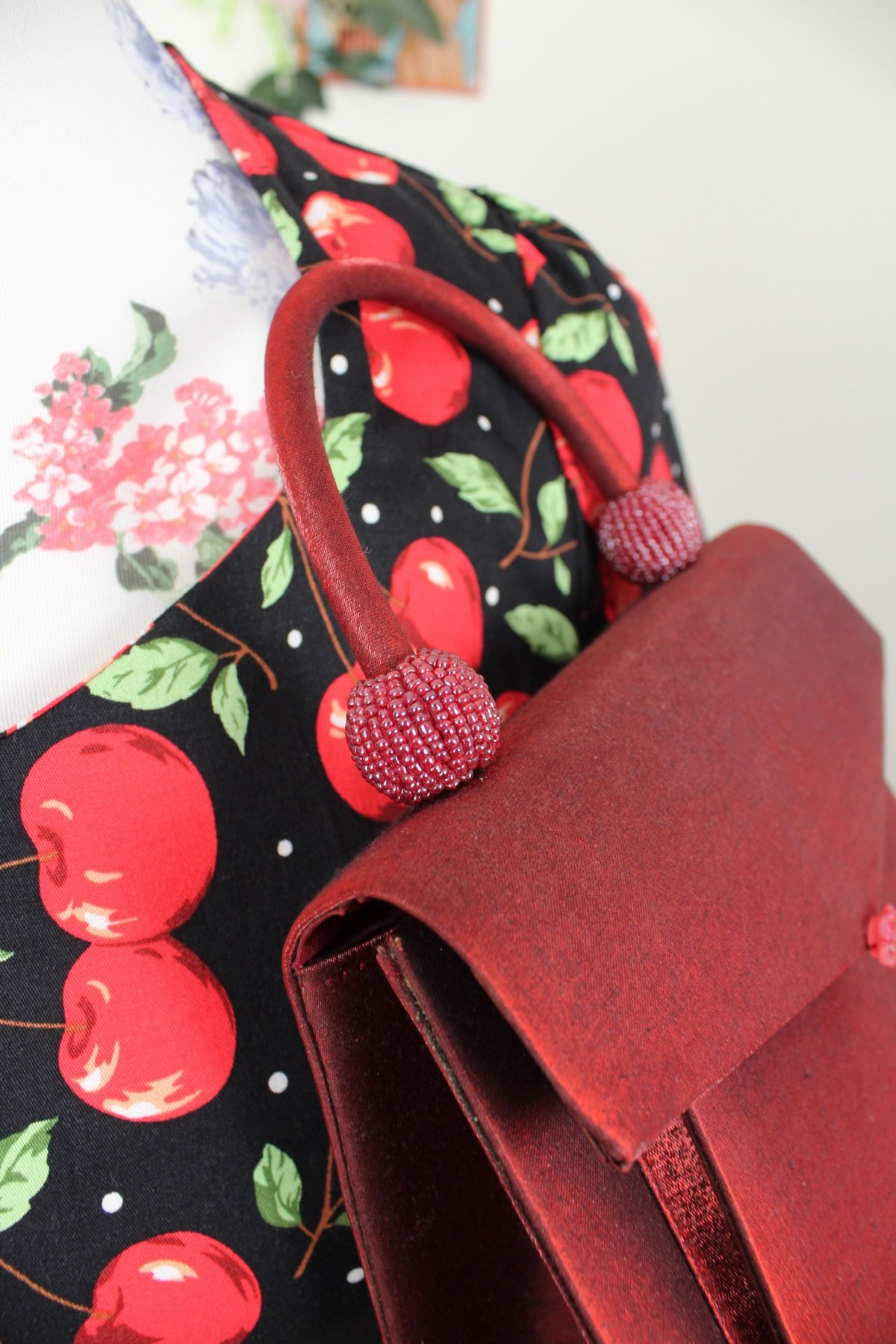 🌸🍒Sac rétro pin-up/rockabilly bordeaux satiné & perles🍒🌸