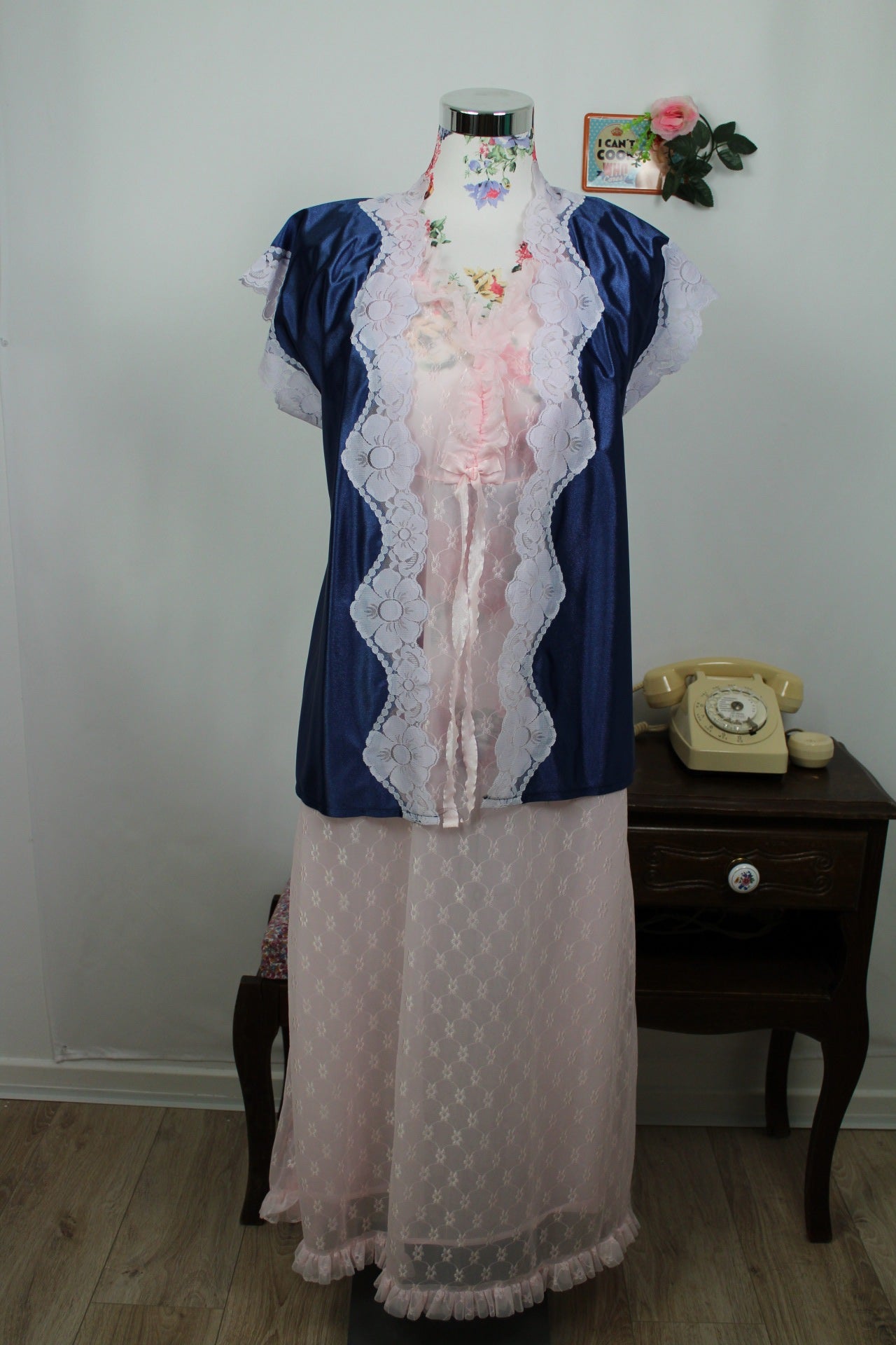🌸🍒Caraco vintage 70/80's satiné bleu nuit - made in England - Taille 34/36🍒🌸