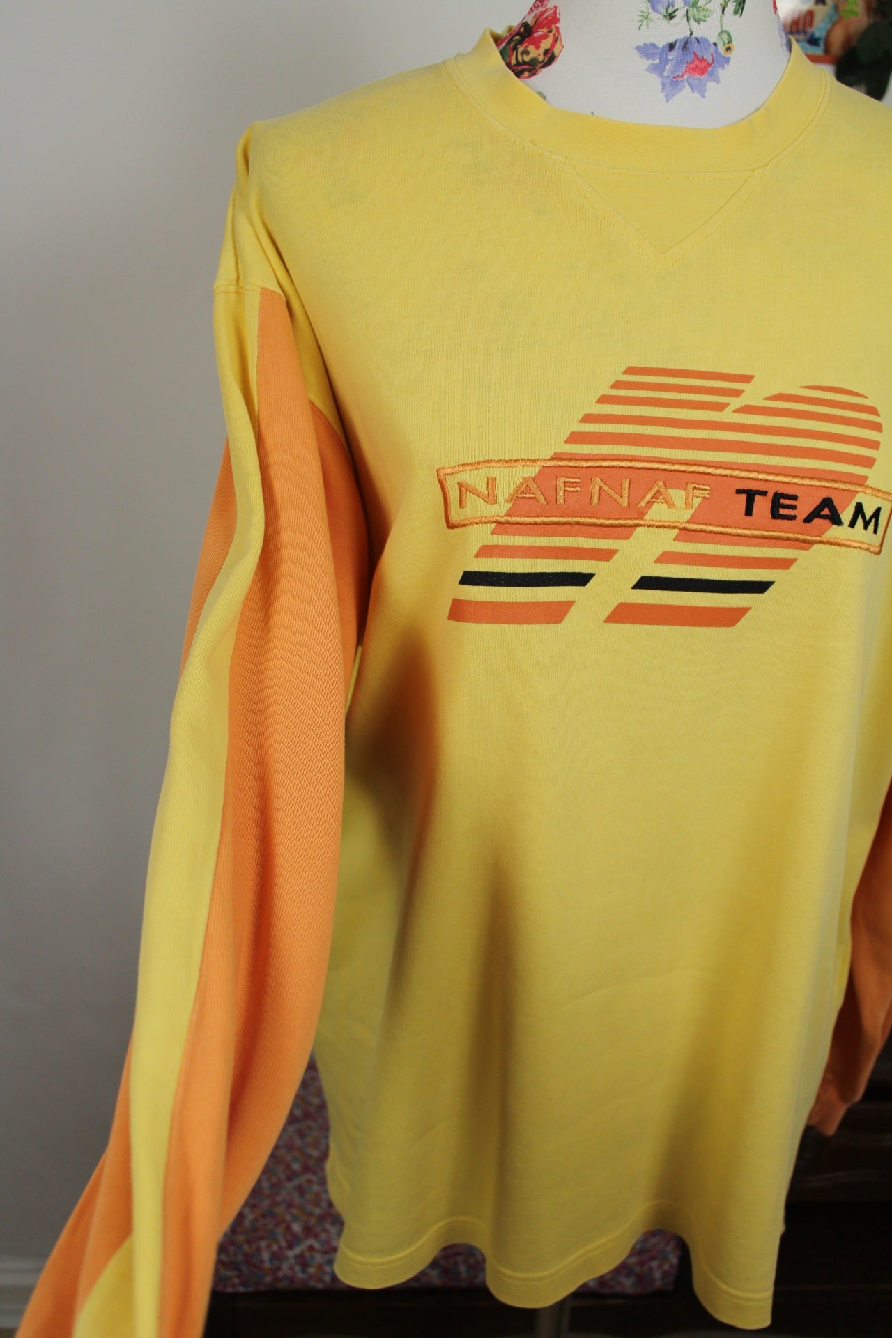 🌸🍒Sweat Naf Naf vintage 90's orange et jaune vif - 100% coton - Taille 40 à 44🍒🌸
