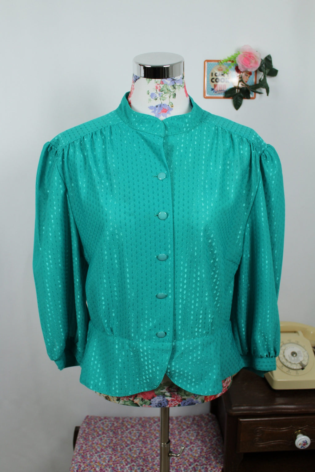 🌸🍒Blouse vintage 70's turquoise fuseaux satinés et col officier🍒🌸