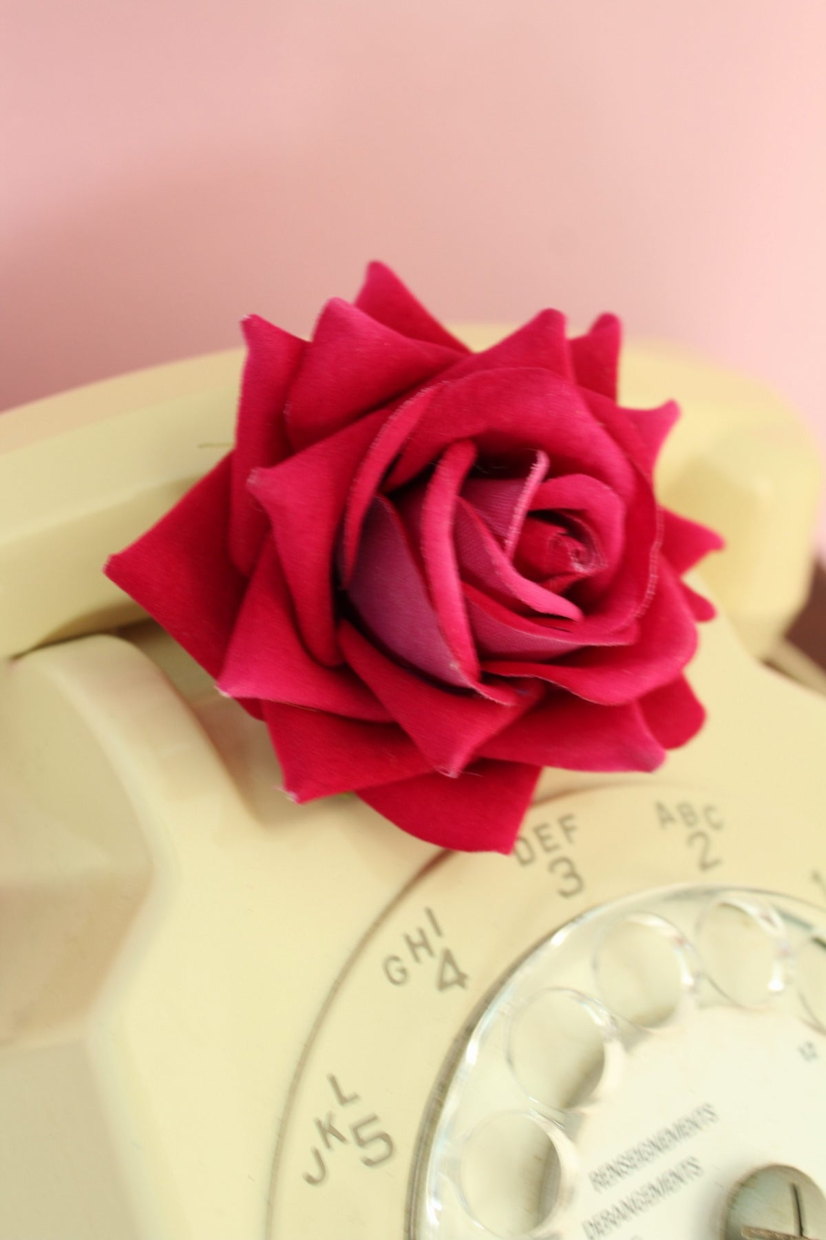 Pince à cheveux/broche rétro rose rouge pin-up/rockabilly