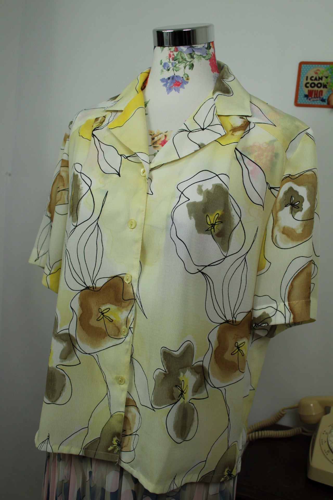 🌸🍒Chemise jaune pastel vintage 90's fleurs abstraites - Taille 44/46🍒🌸