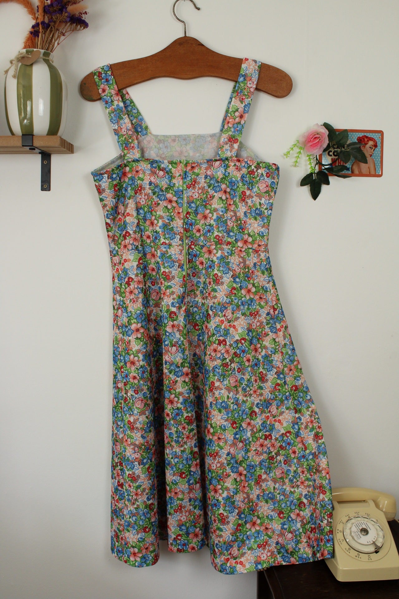 🌸🍒Robe vintage années 70 explosion de fleurs & petites myrtilles - coupe patineuse - Taille 36🍒🌸