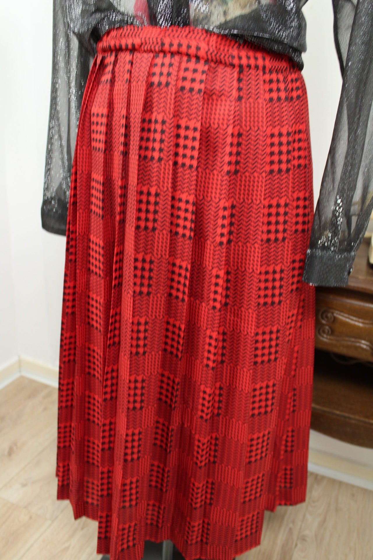 🌸🍒Jupe plissée vintage 80's rouge motifs graphiques - Taille 48/50🍒🌸