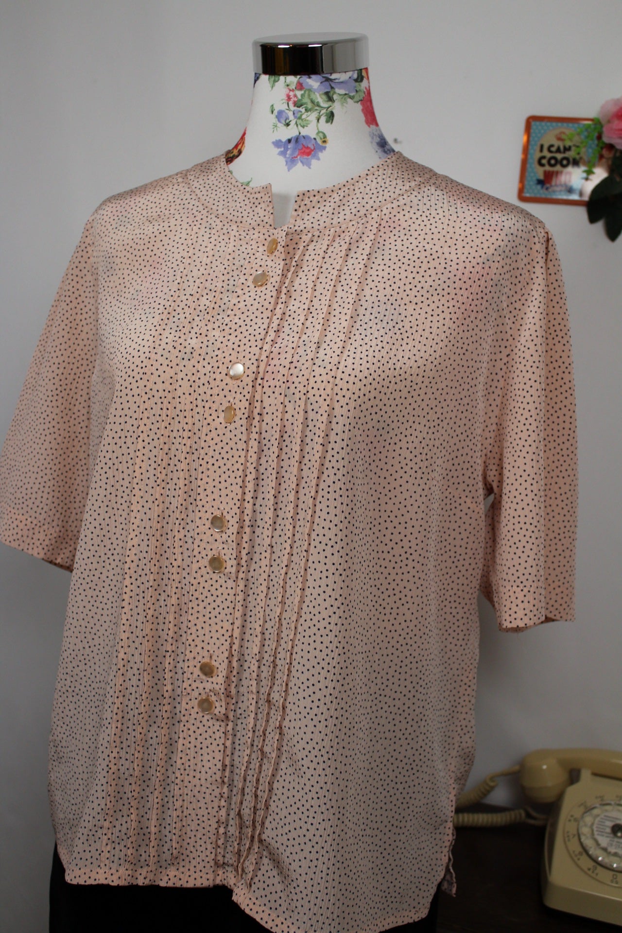 🌸🍒Blouse vintage 80's satinée rose pâle à pois marines style pin-up/rockabilly - T.42/44🍒🌸